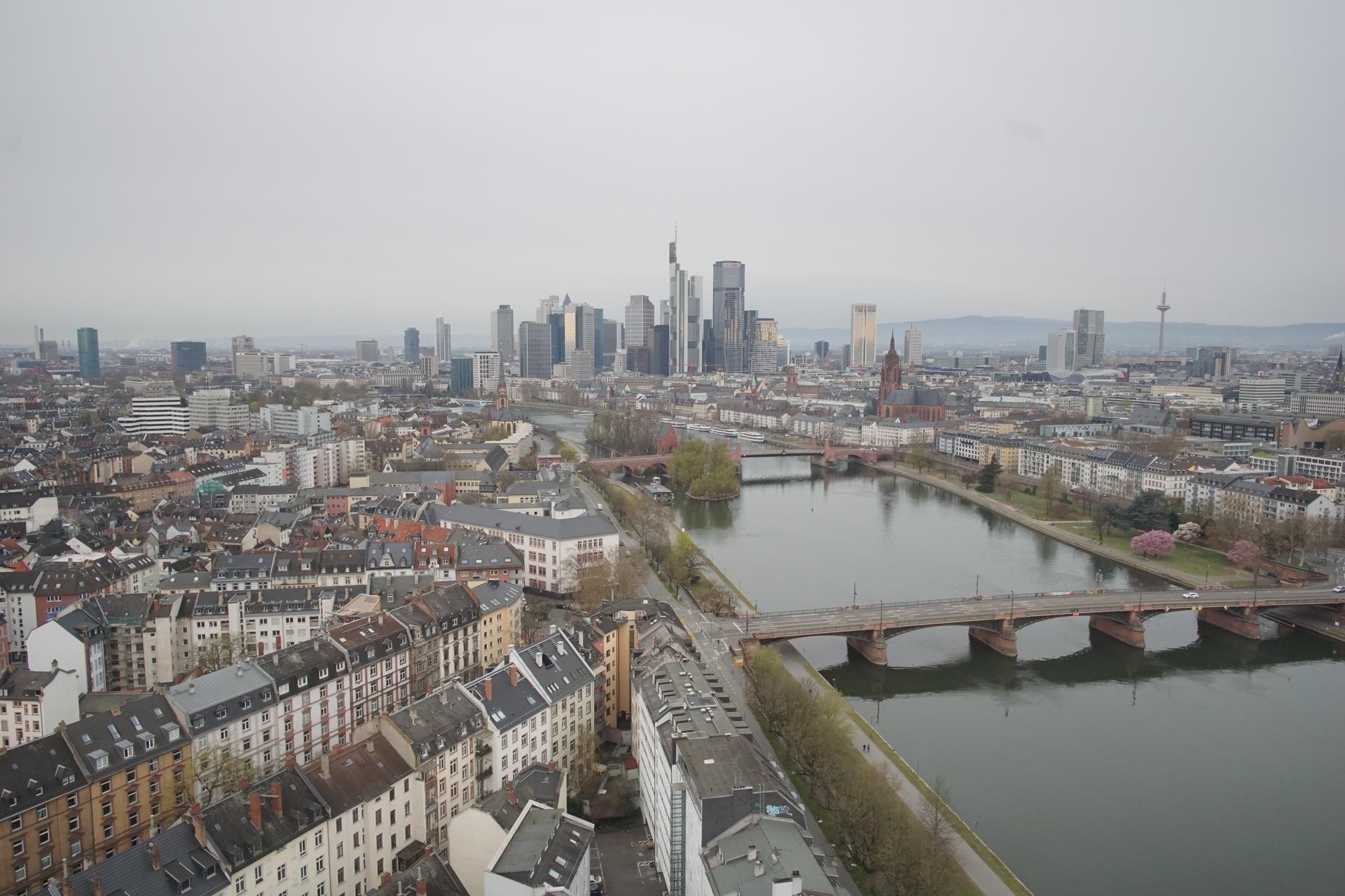 Archived image Webcam Panoramic View over to the Skyline of Frankfurt