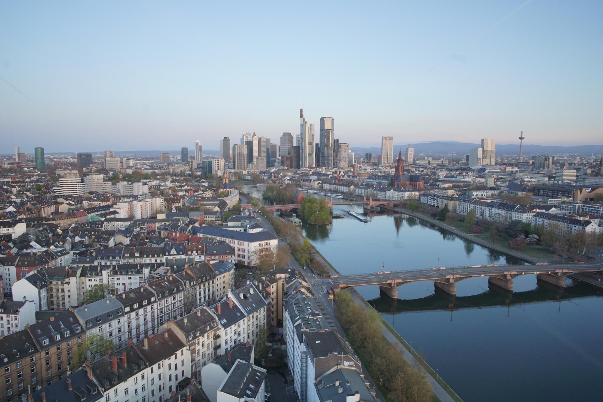 Archived image Webcam Panoramic View over to the Skyline of Frankfurt