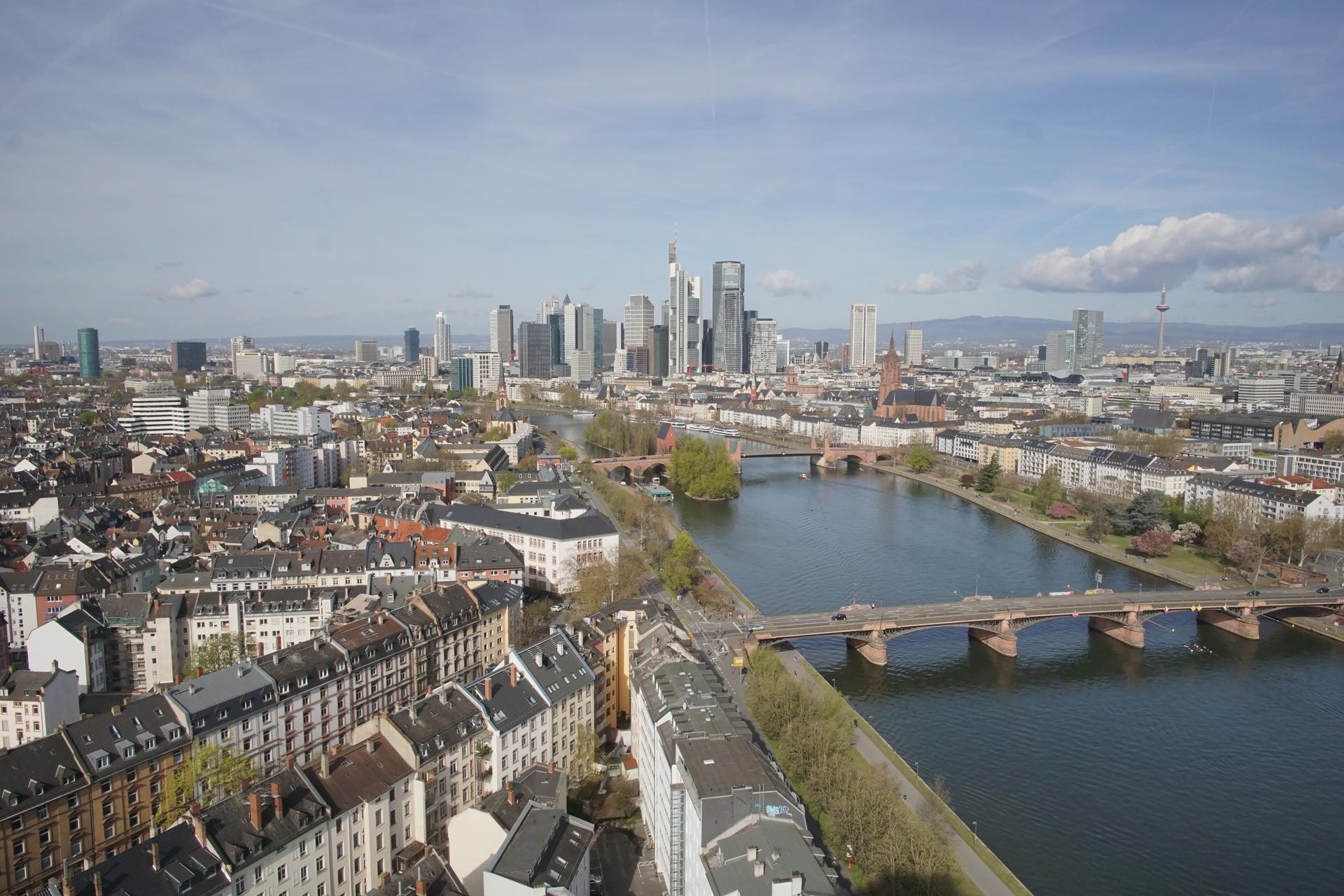 Archived image Webcam Panoramic View over to the Skyline of Frankfurt