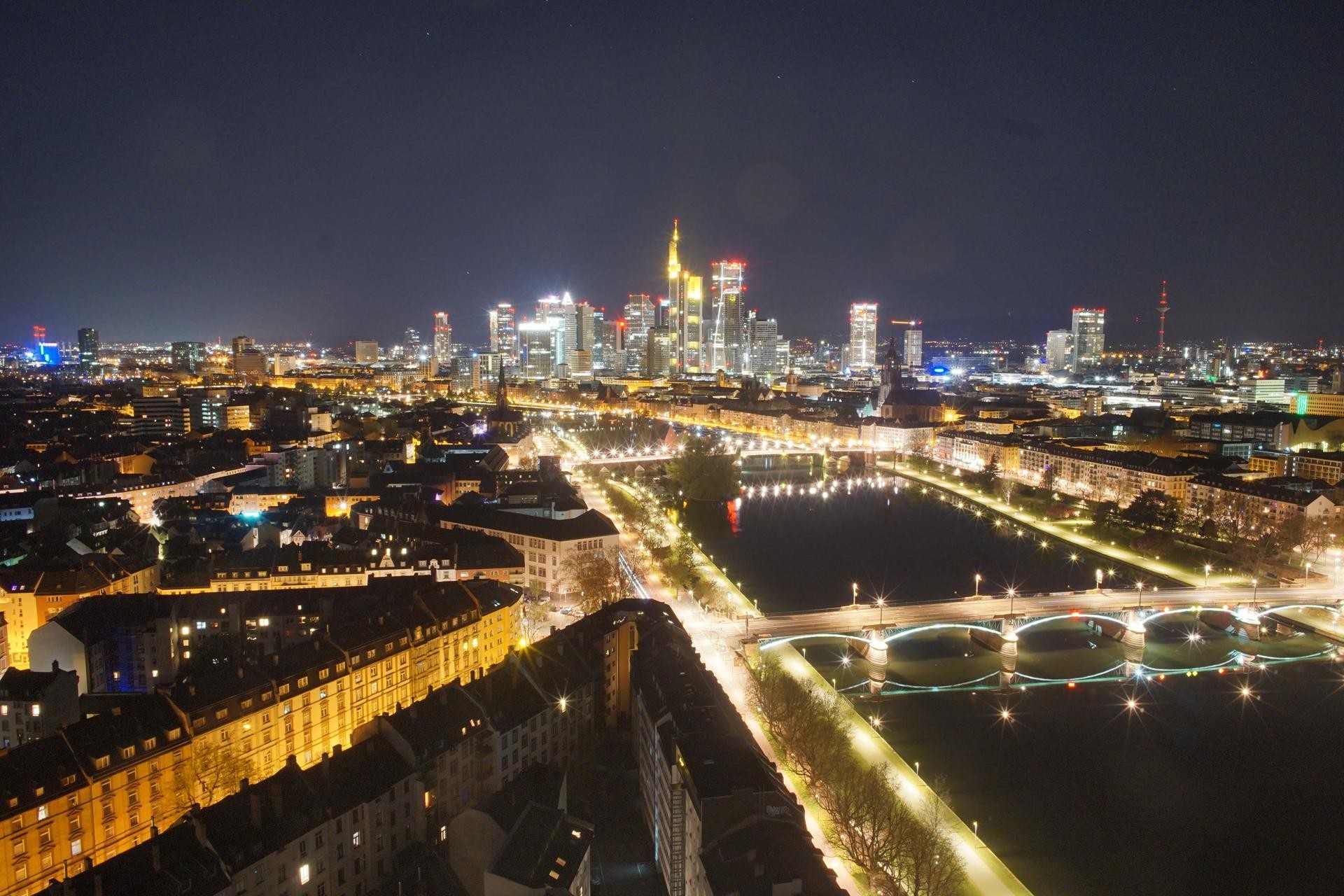 Archived image Webcam Panoramic View over to the Skyline of Frankfurt