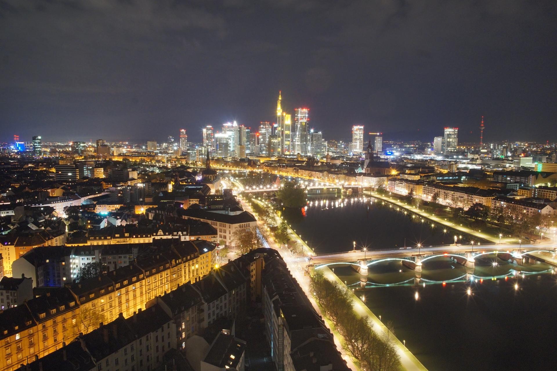 Archived image Webcam Panoramic View over to the Skyline of Frankfurt
