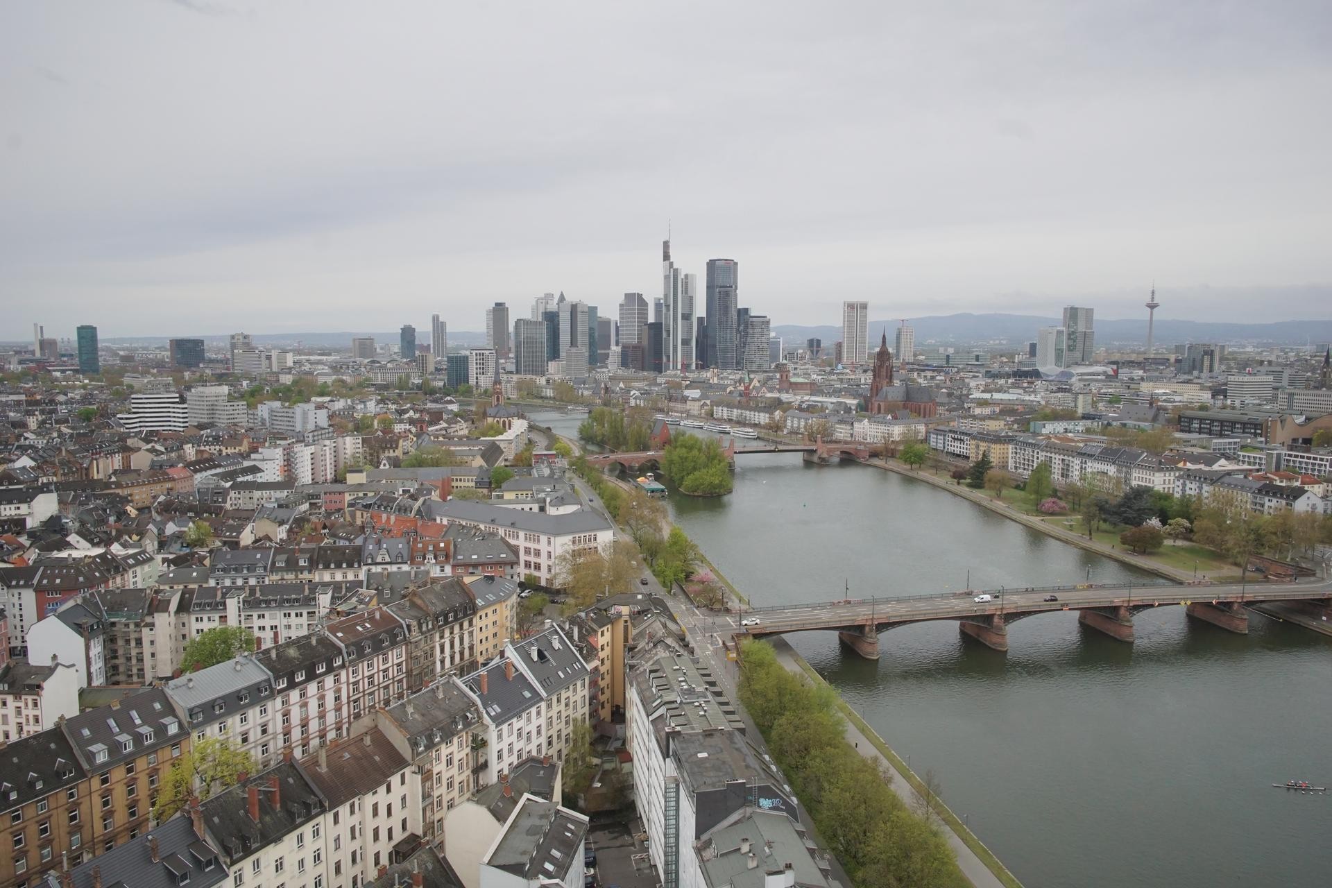 Archived image Webcam Panoramic View over to the Skyline of Frankfurt