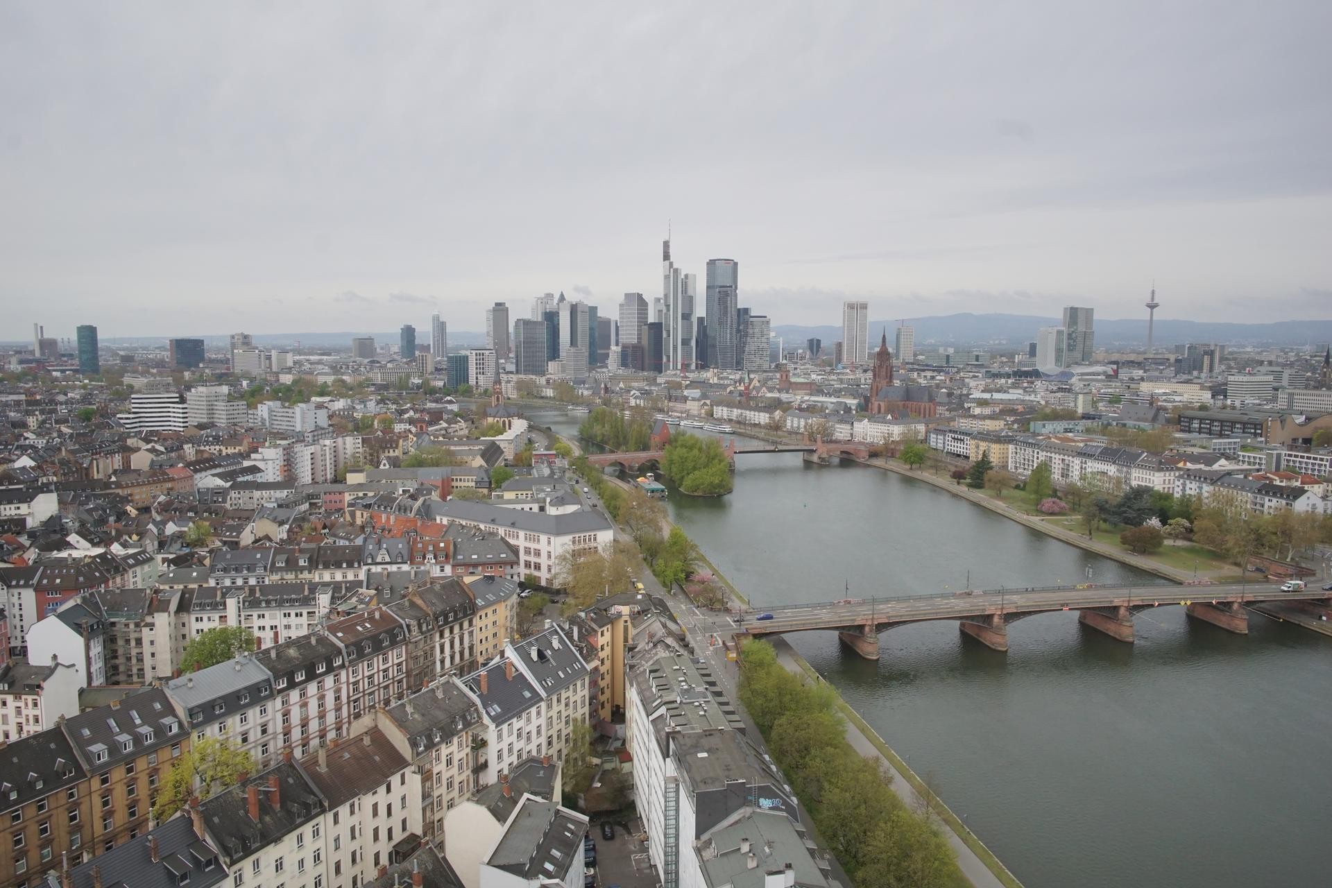 Archived image Webcam Panoramic View over to the Skyline of Frankfurt