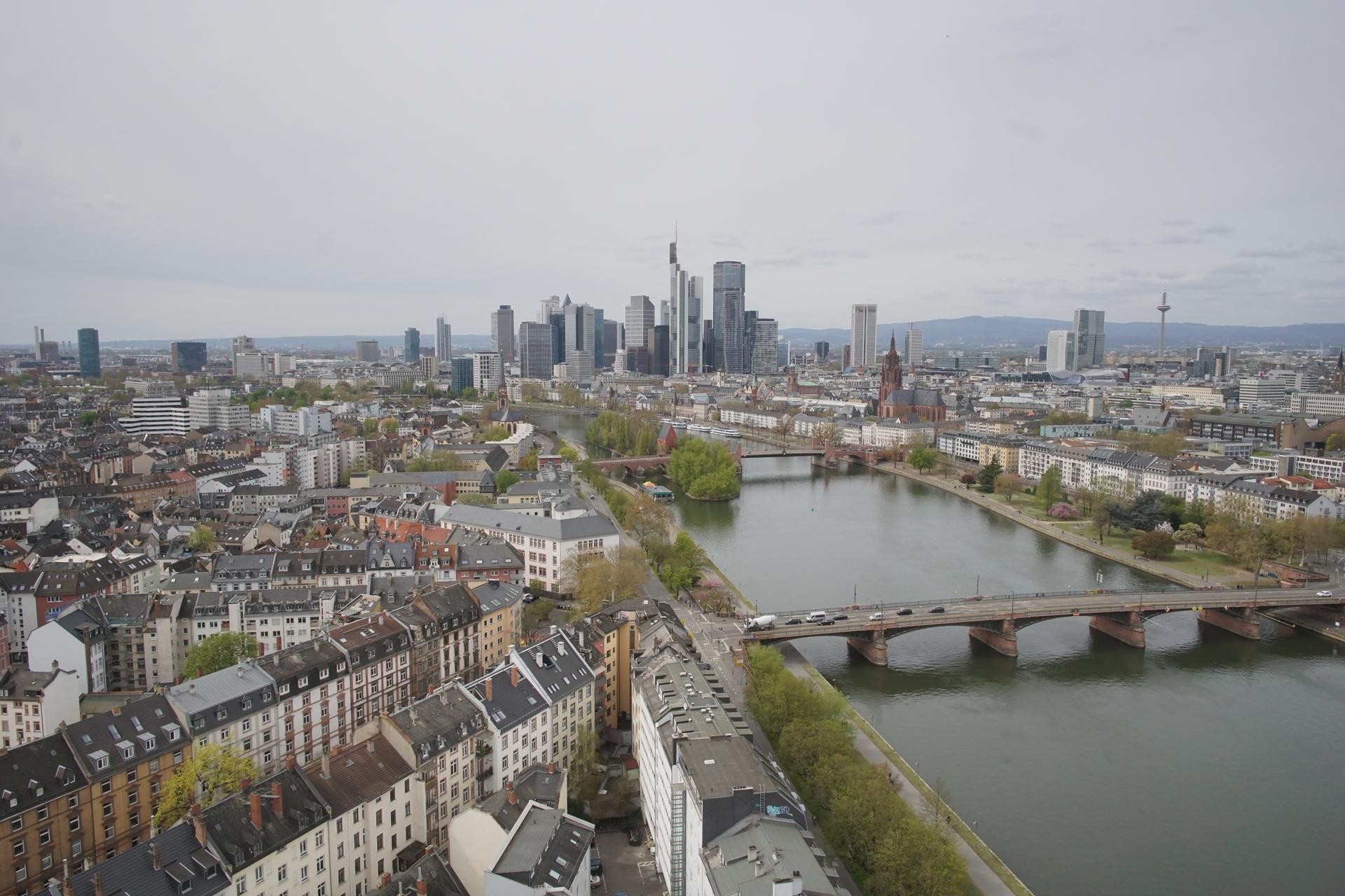 Archived image Webcam Panoramic View over to the Skyline of Frankfurt