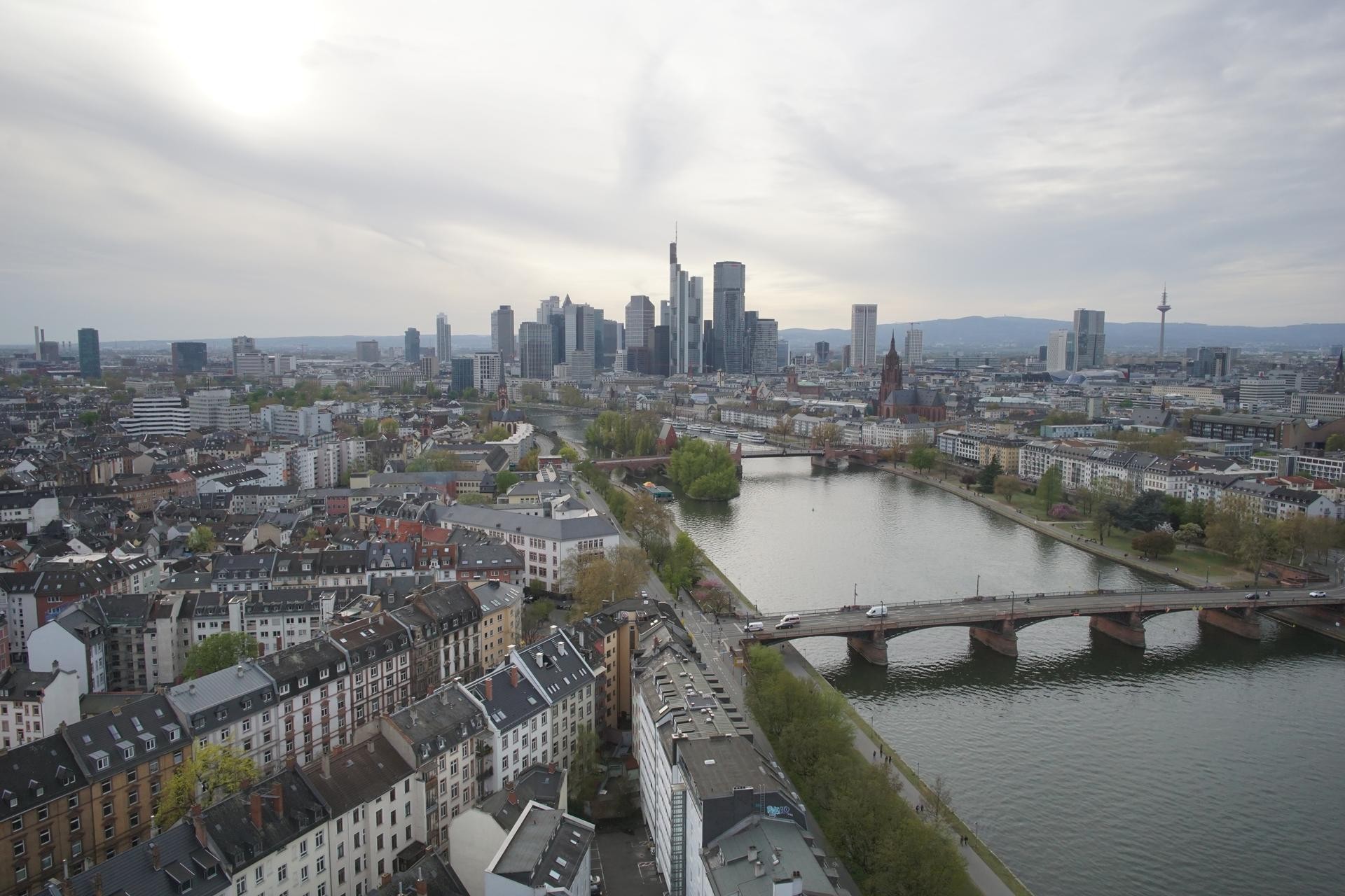 Archived image Webcam Panoramic View over to the Skyline of Frankfurt