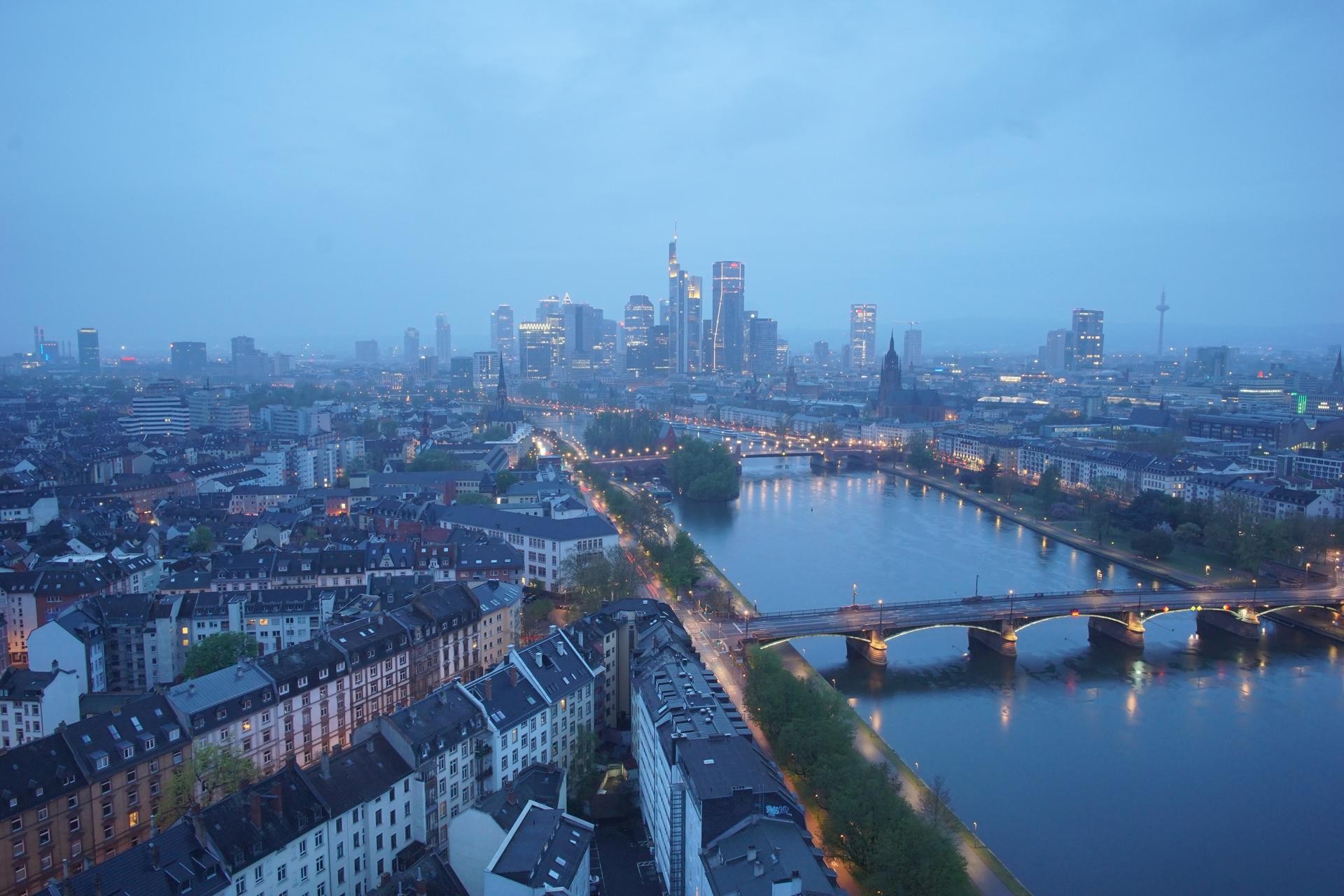 Archived image Webcam Panoramic View over to the Skyline of Frankfurt