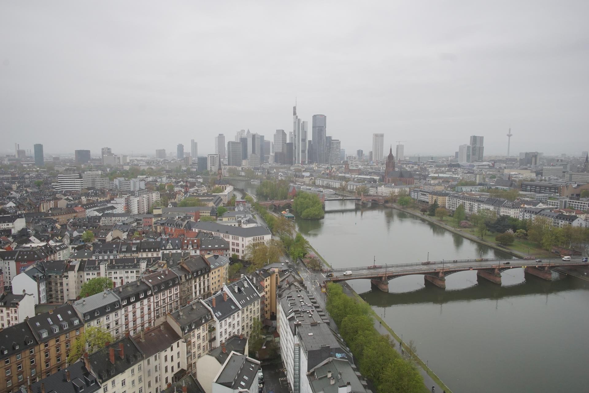 Archived image Webcam Panoramic View over to the Skyline of Frankfurt