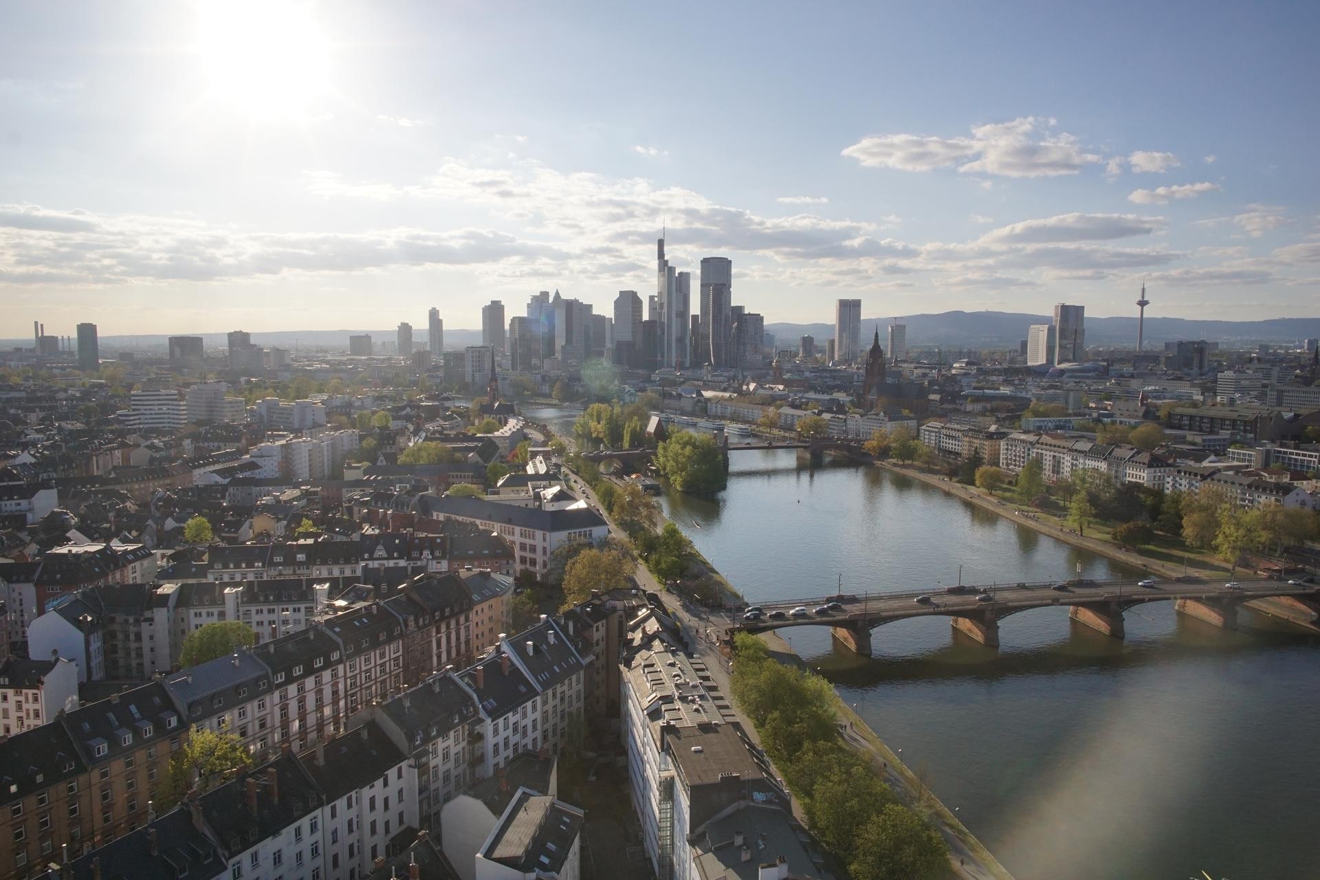Archived image Webcam Panoramic View over to the Skyline of Frankfurt