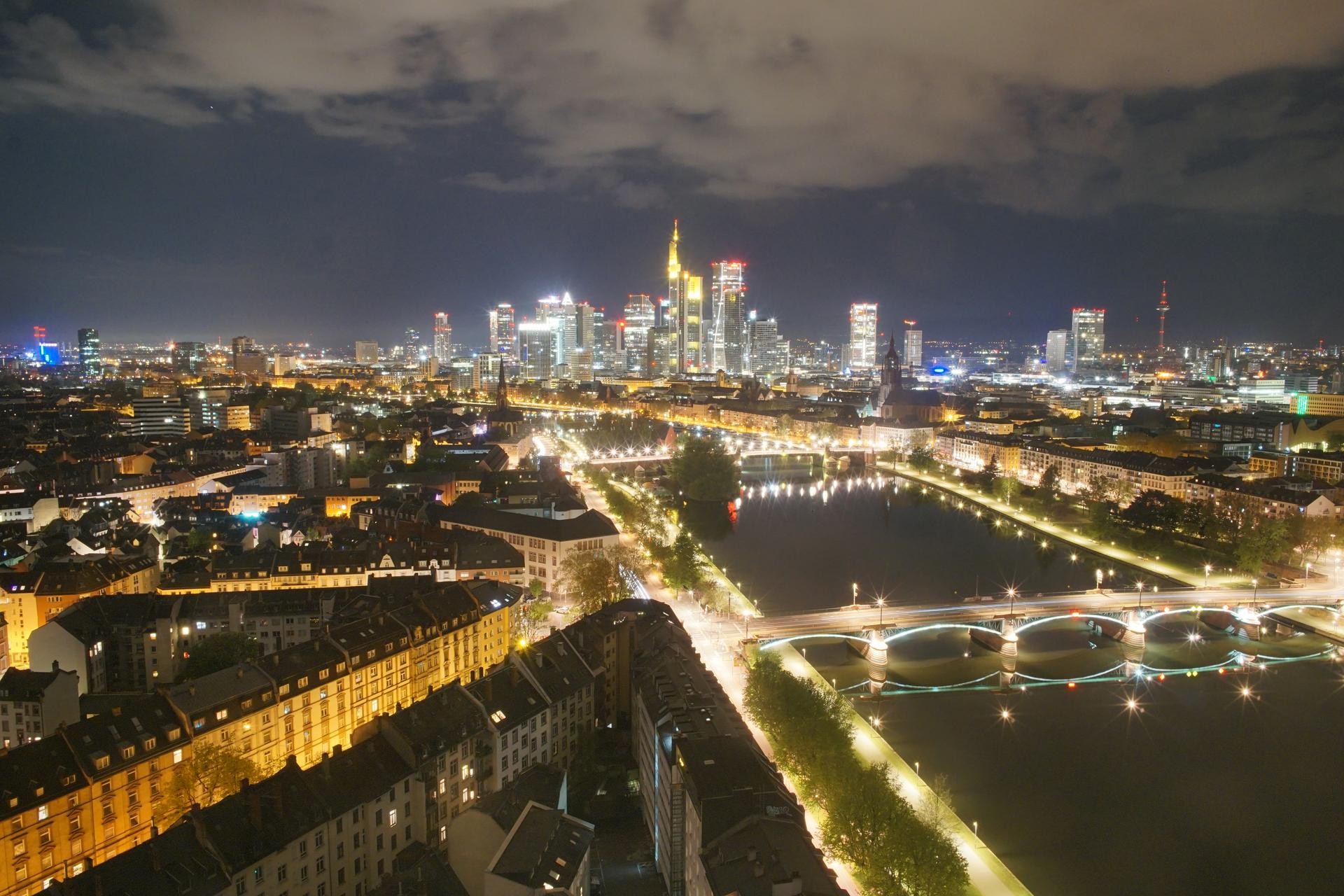 Archived image Webcam Panoramic View over to the Skyline of Frankfurt