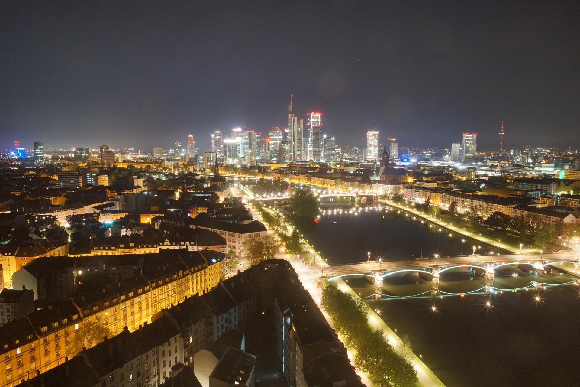 Archived image Webcam Panoramic View over to the Skyline of Frankfurt