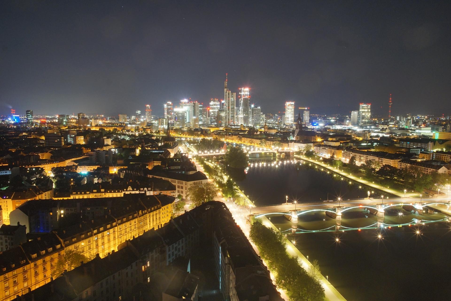 Archived image Webcam Panoramic View over to the Skyline of Frankfurt