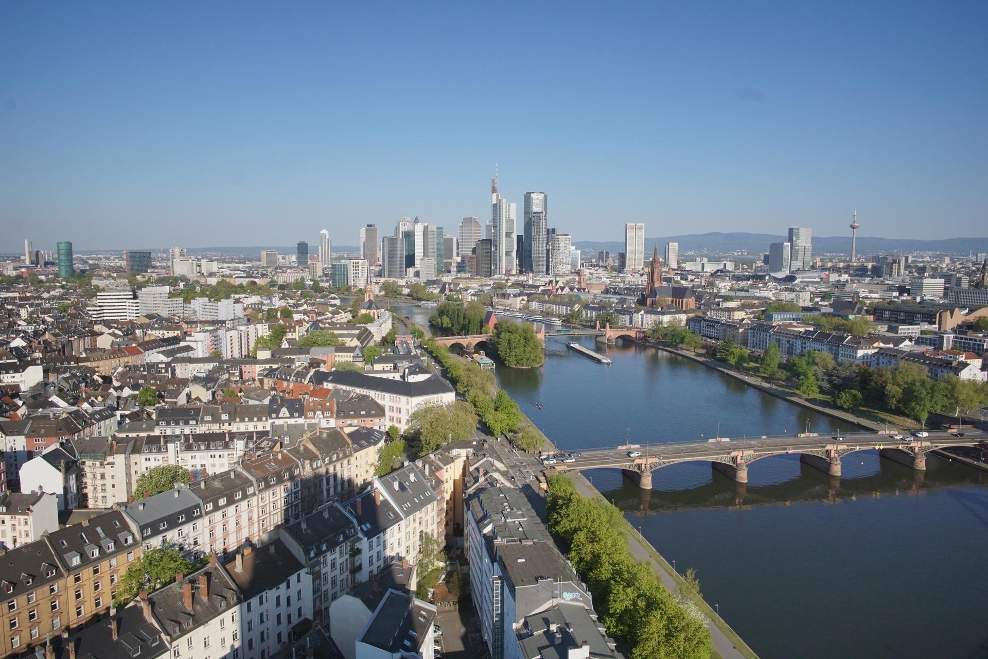 Archived image Webcam Panoramic View over to the Skyline of Frankfurt