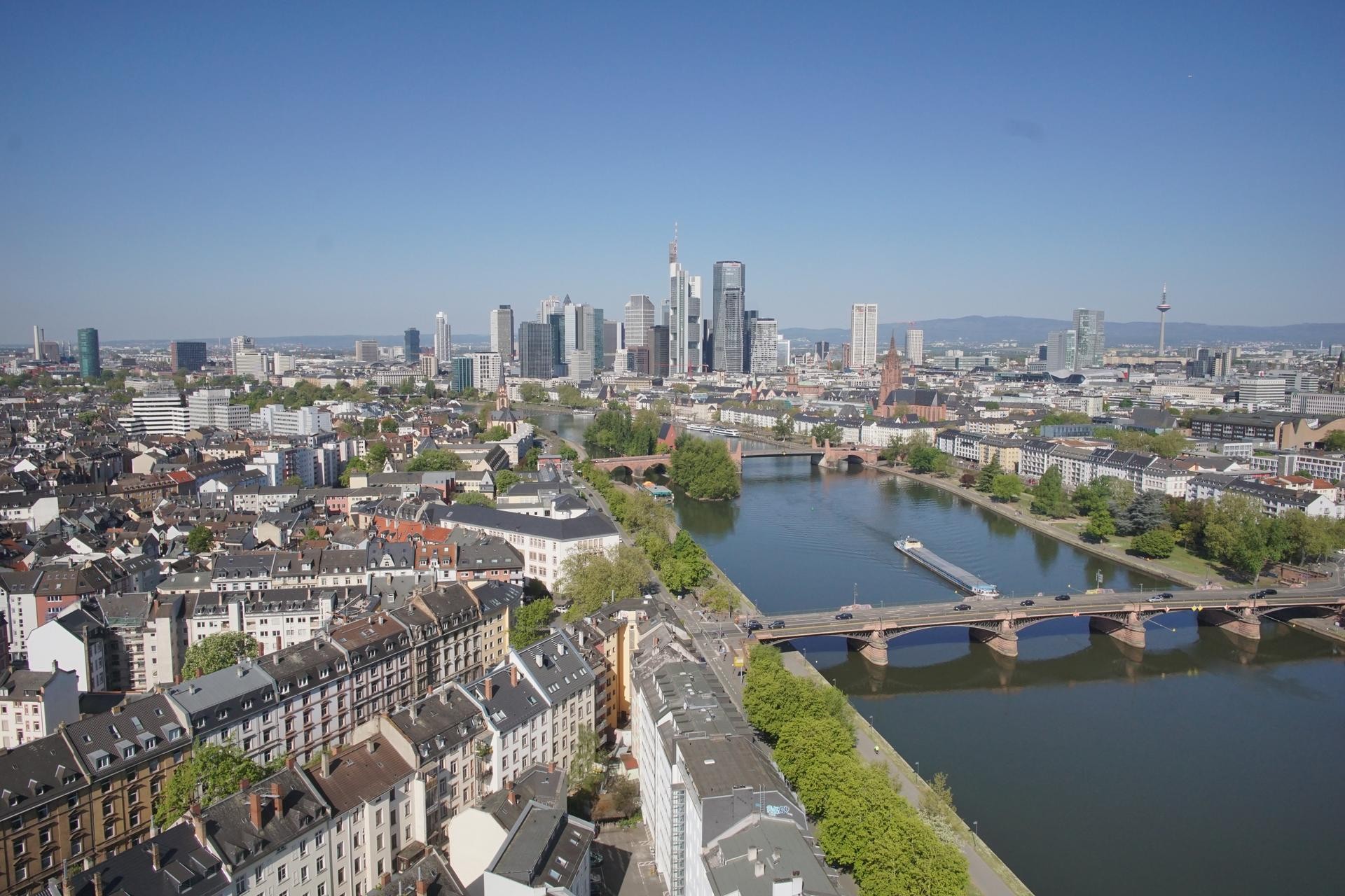 Archived image Webcam Panoramic View over to the Skyline of Frankfurt