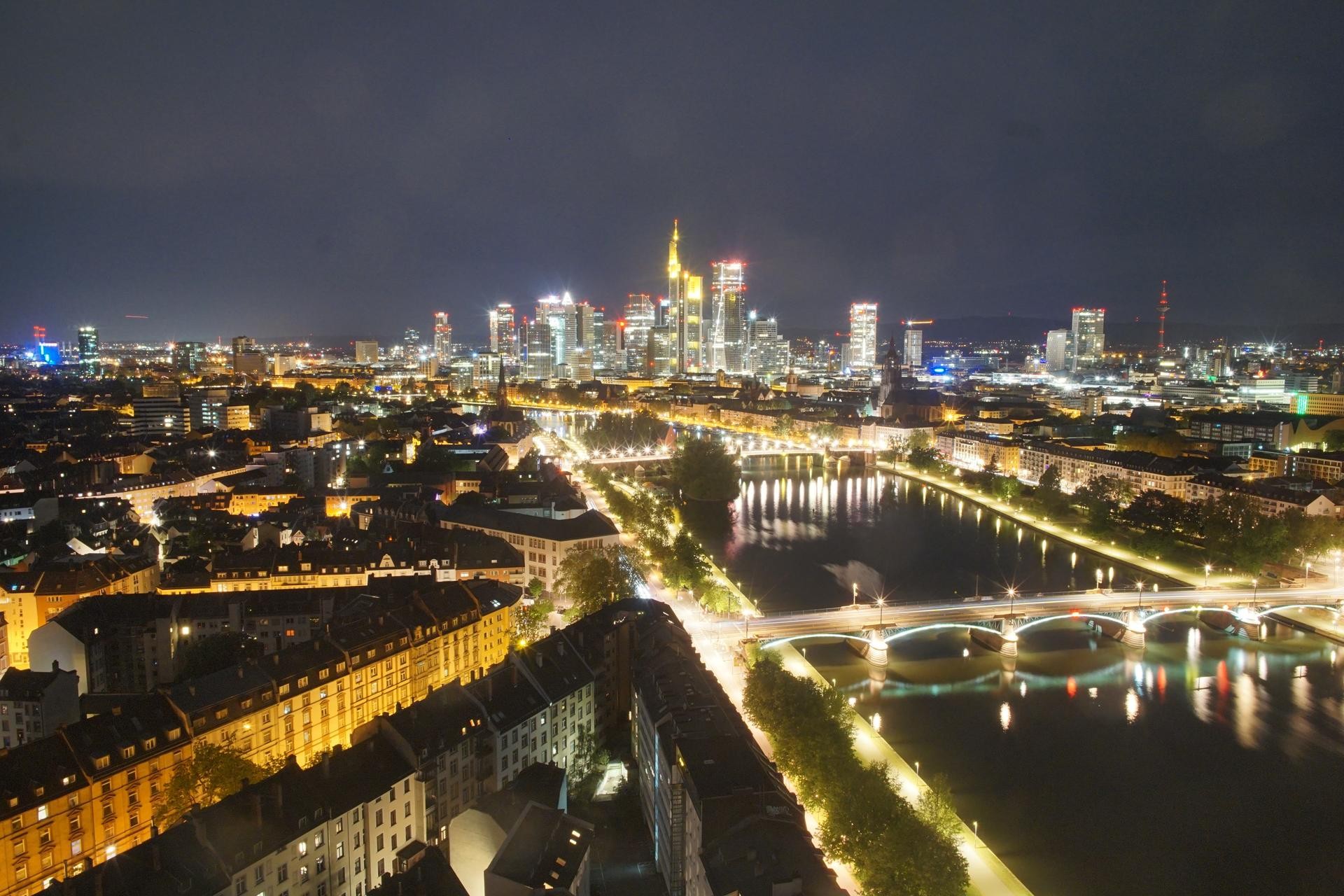 Archived image Webcam Panoramic View over to the Skyline of Frankfurt