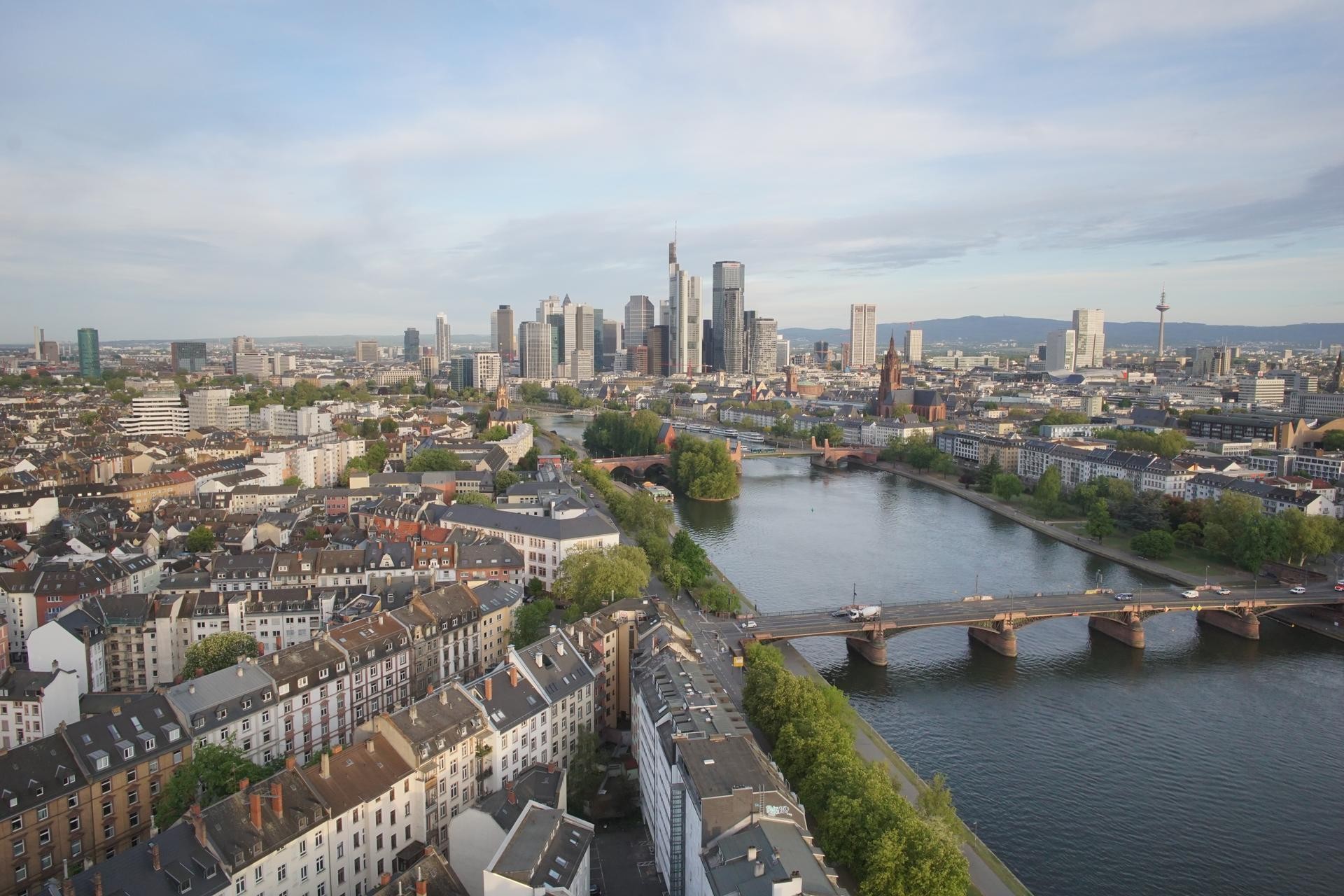 Archived image Webcam Panoramic View over to the Skyline of Frankfurt