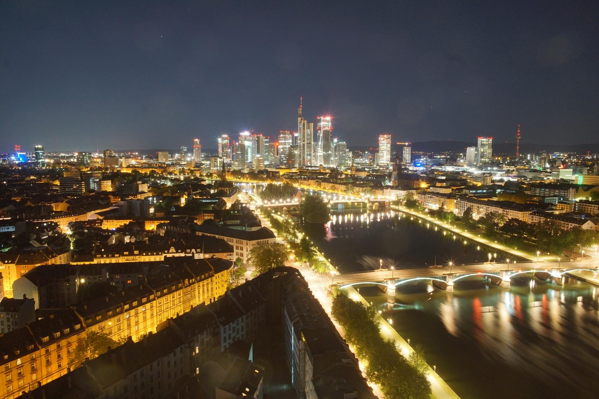Archived image Webcam Panoramic View over to the Skyline of Frankfurt