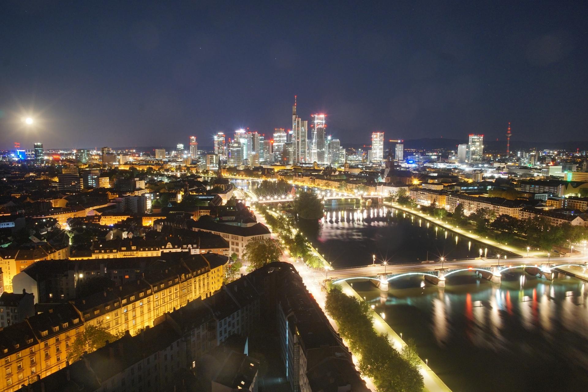 Archived image Webcam Panoramic View over to the Skyline of Frankfurt