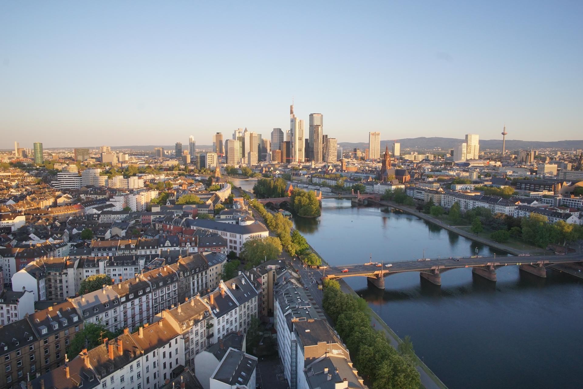 Archived image Webcam Panoramic View over to the Skyline of Frankfurt
