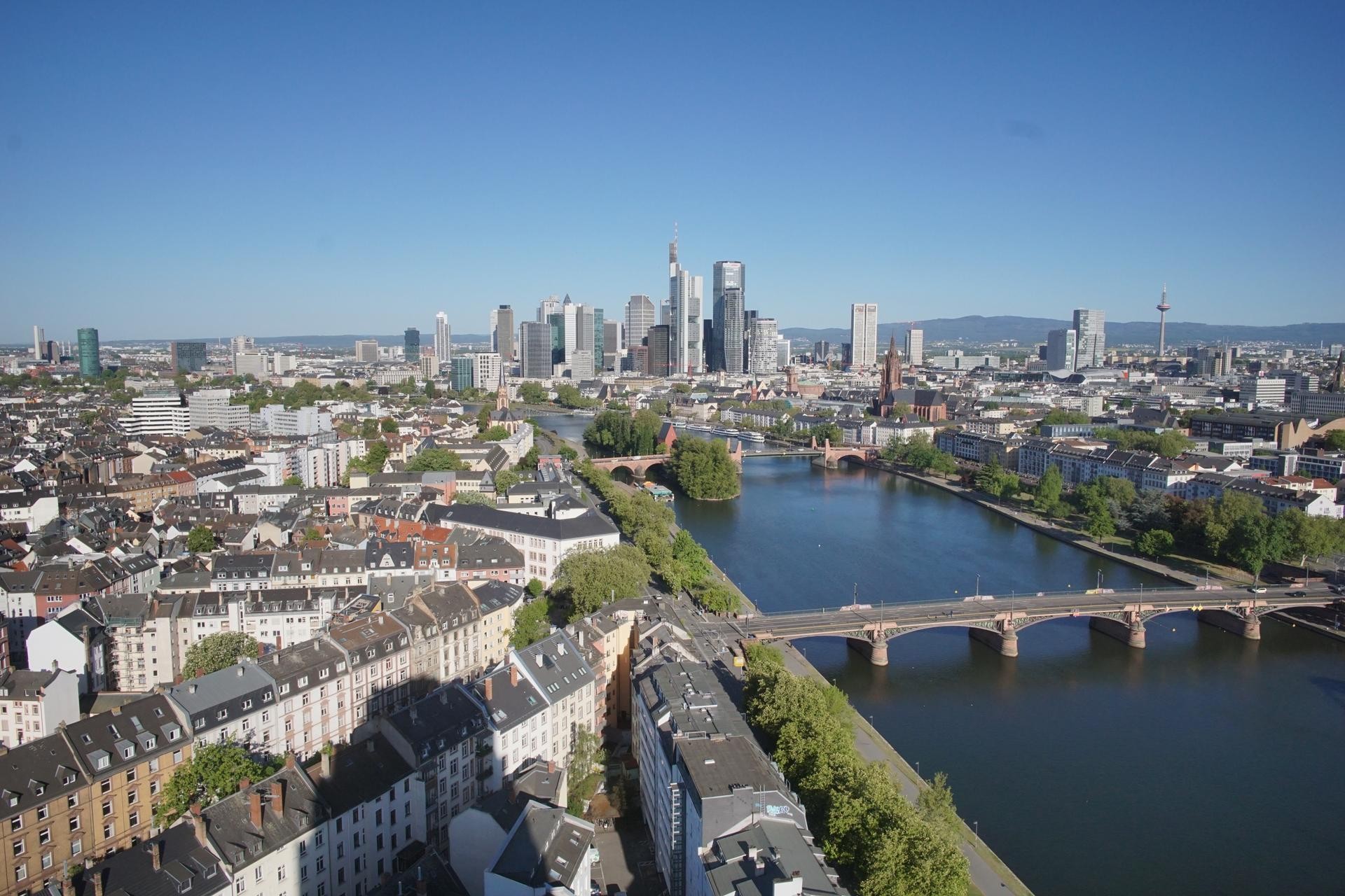 Archived image Webcam Panoramic View over to the Skyline of Frankfurt