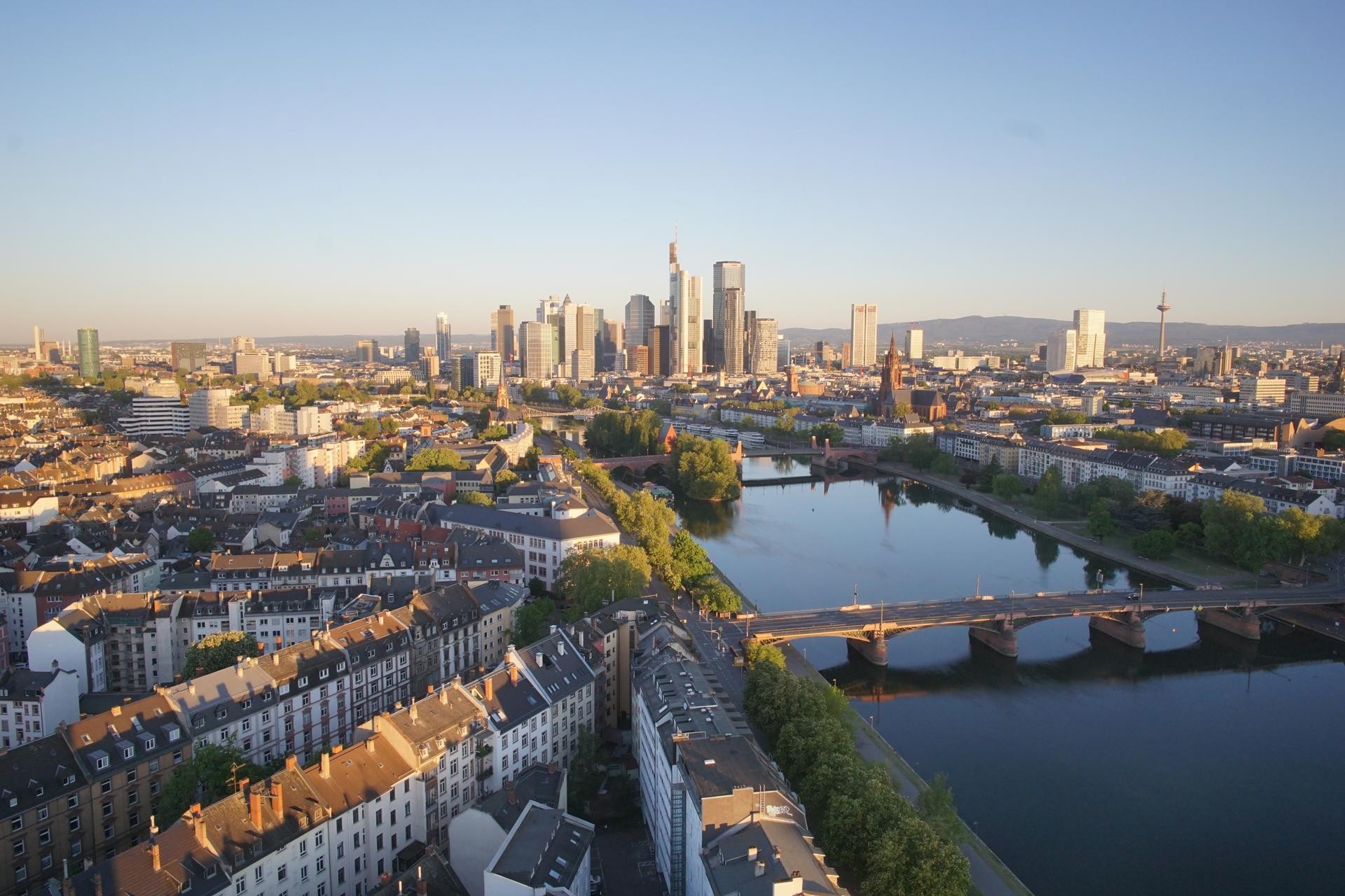 Archived image Webcam Panoramic View over to the Skyline of Frankfurt