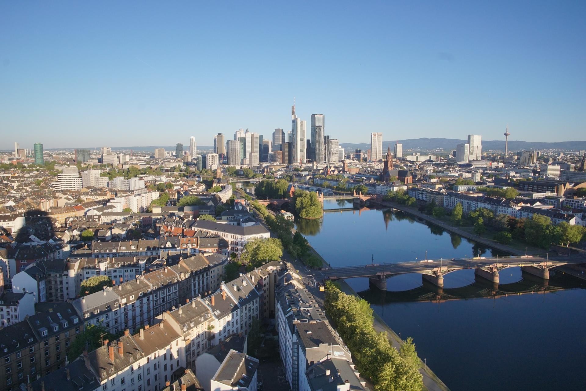 Archived image Webcam Panoramic View over to the Skyline of Frankfurt