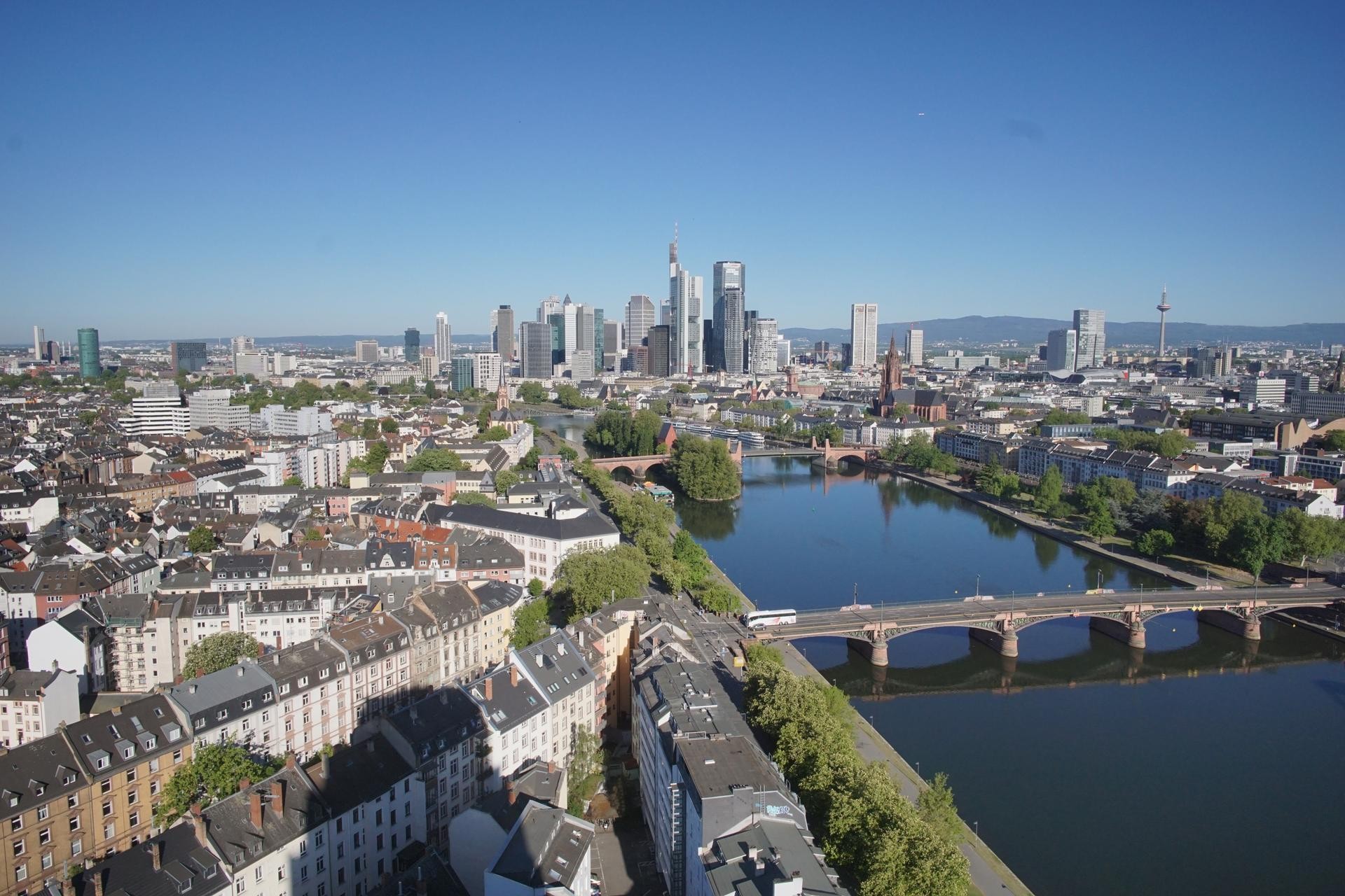 Archived image Webcam Panoramic View over to the Skyline of Frankfurt