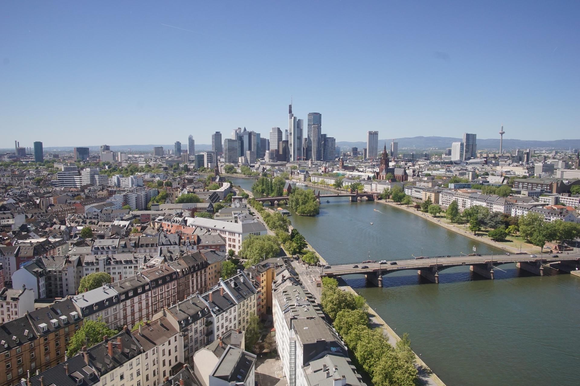 Archived image Webcam Panoramic View over to the Skyline of Frankfurt