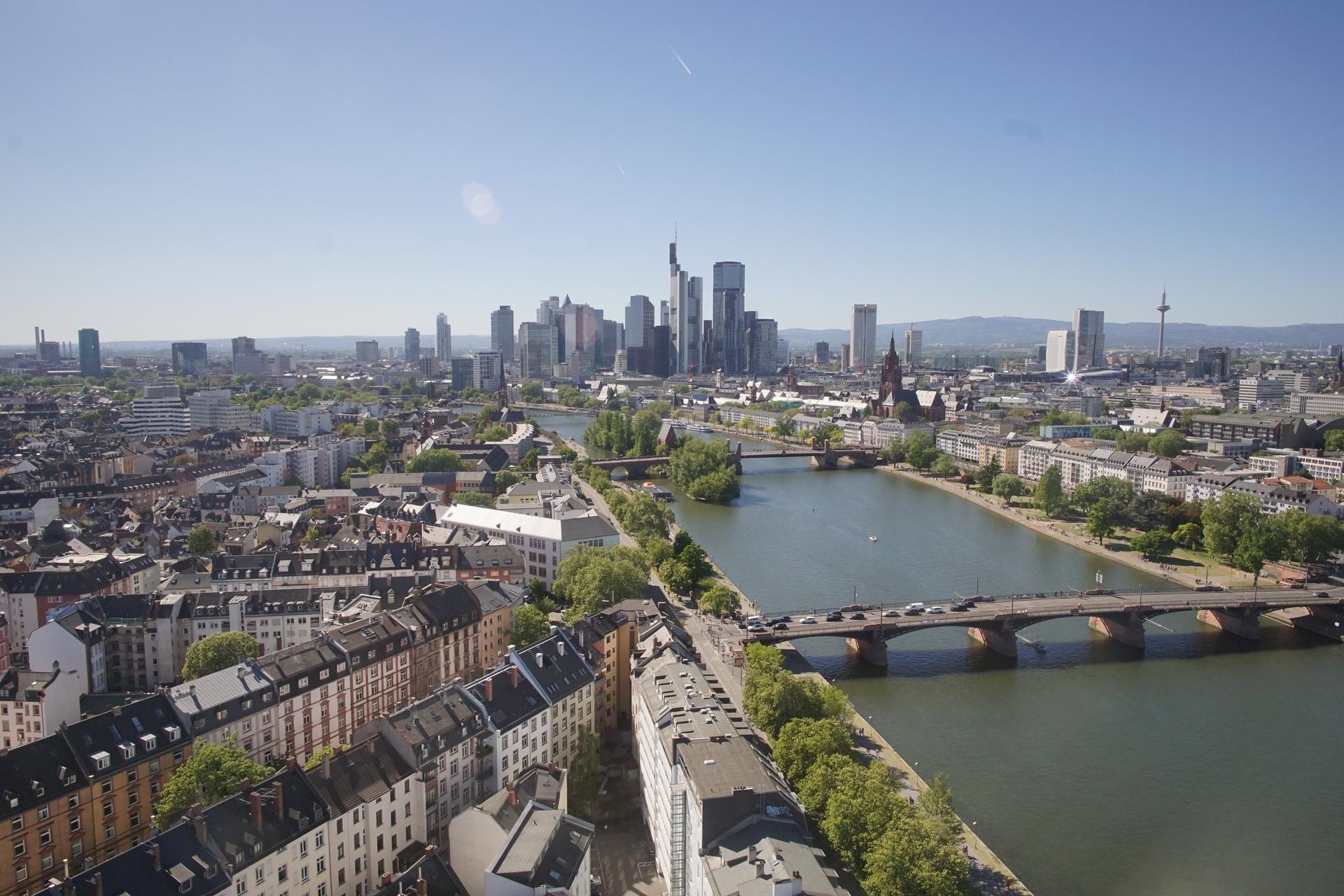 Archived image Webcam Panoramic View over to the Skyline of Frankfurt