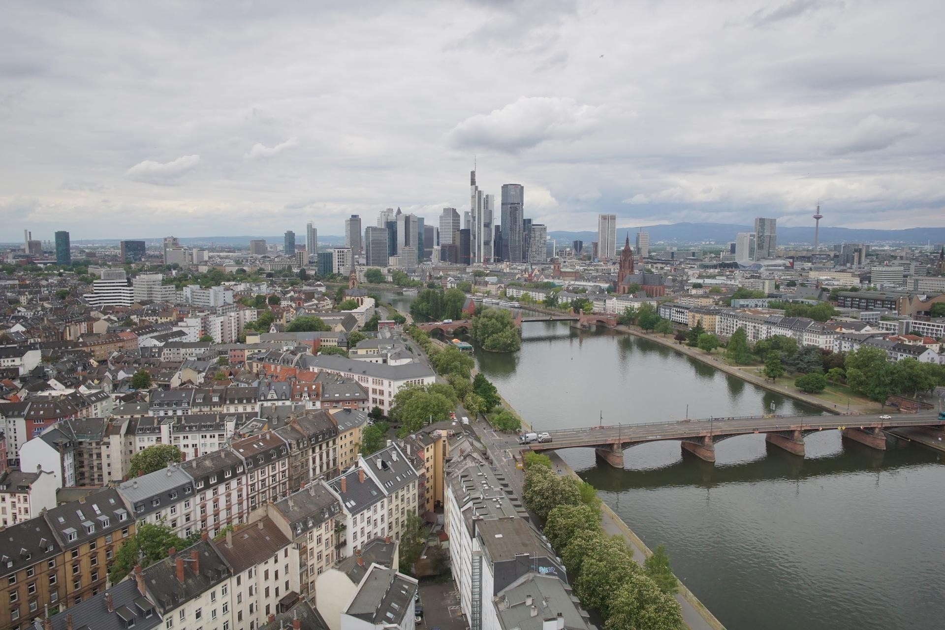 Archived image Webcam Panoramic View over to the Skyline of Frankfurt