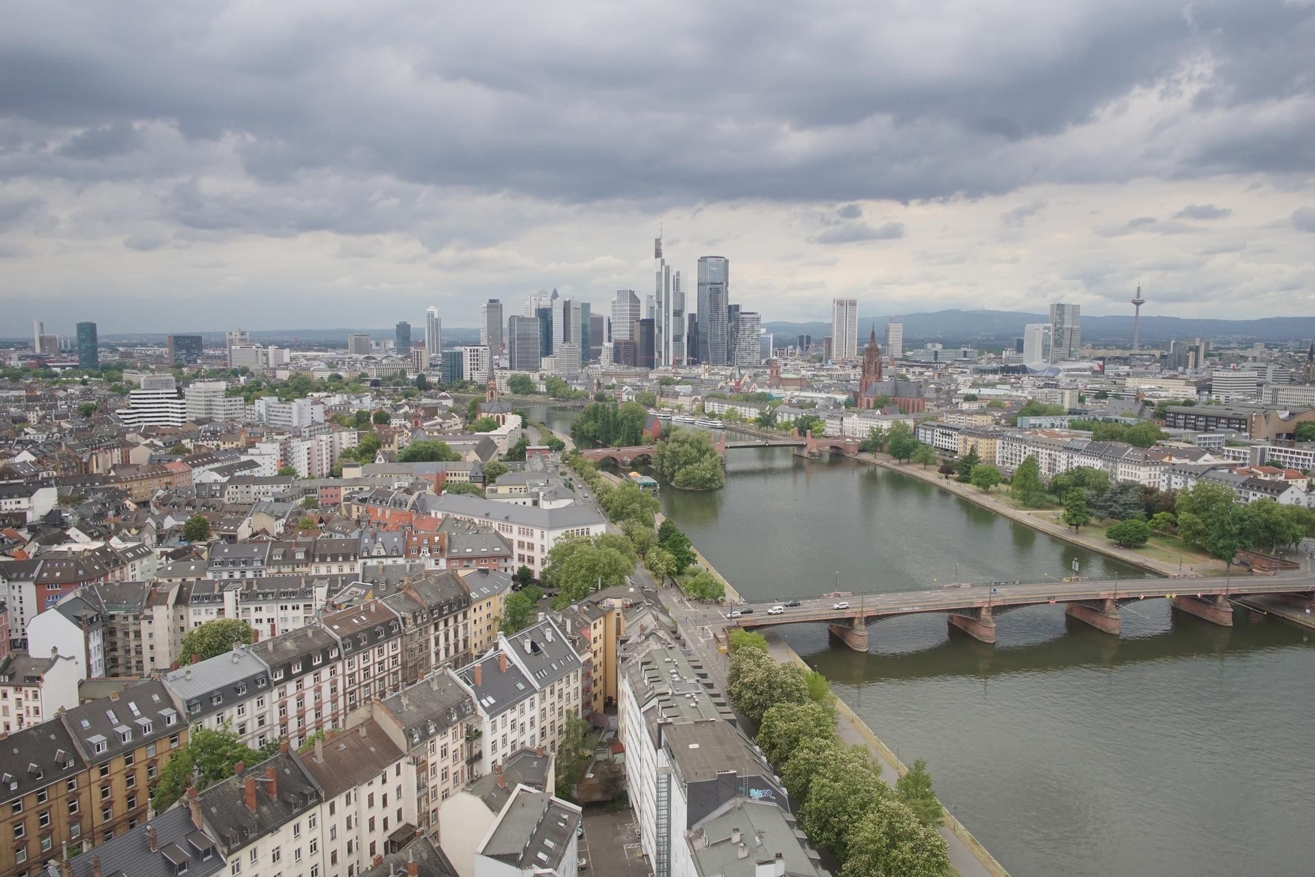 Archived image Webcam Panoramic View over to the Skyline of Frankfurt