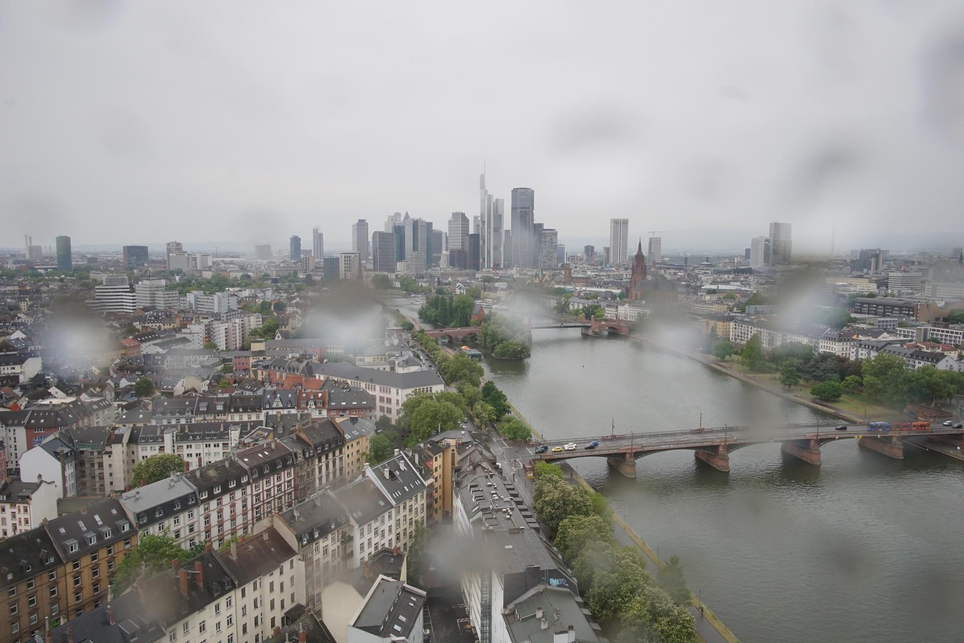 Archived image Webcam Panoramic View over to the Skyline of Frankfurt