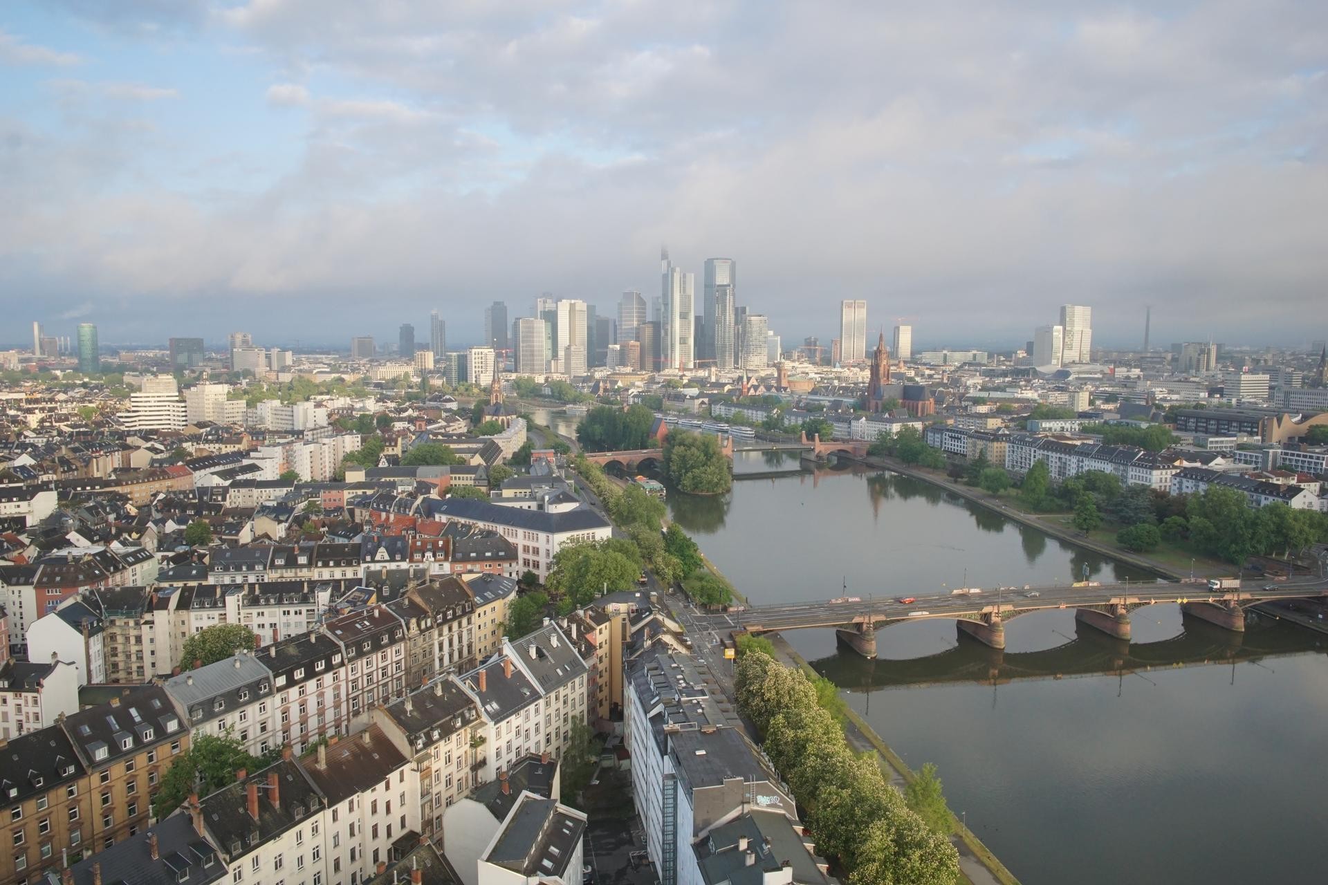 Archived image Webcam Panoramic View over to the Skyline of Frankfurt