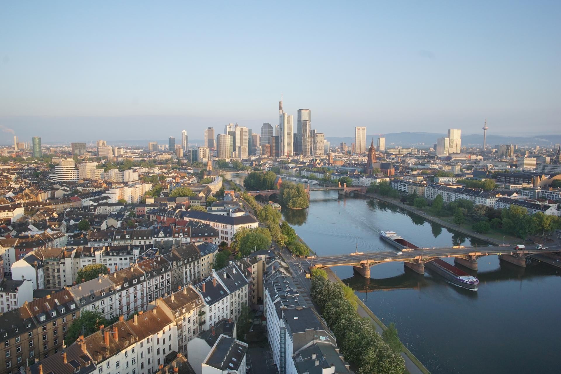 Archived image Webcam Panoramic View over to the Skyline of Frankfurt