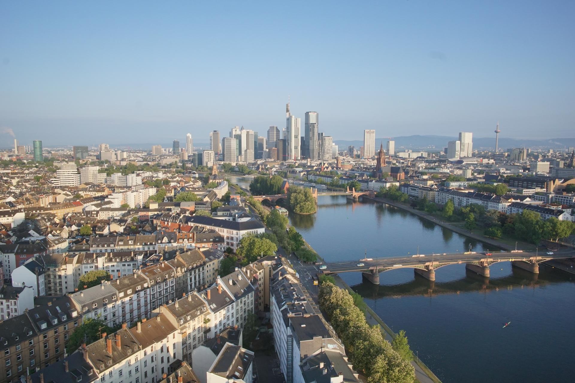 Archived image Webcam Panoramic View over to the Skyline of Frankfurt