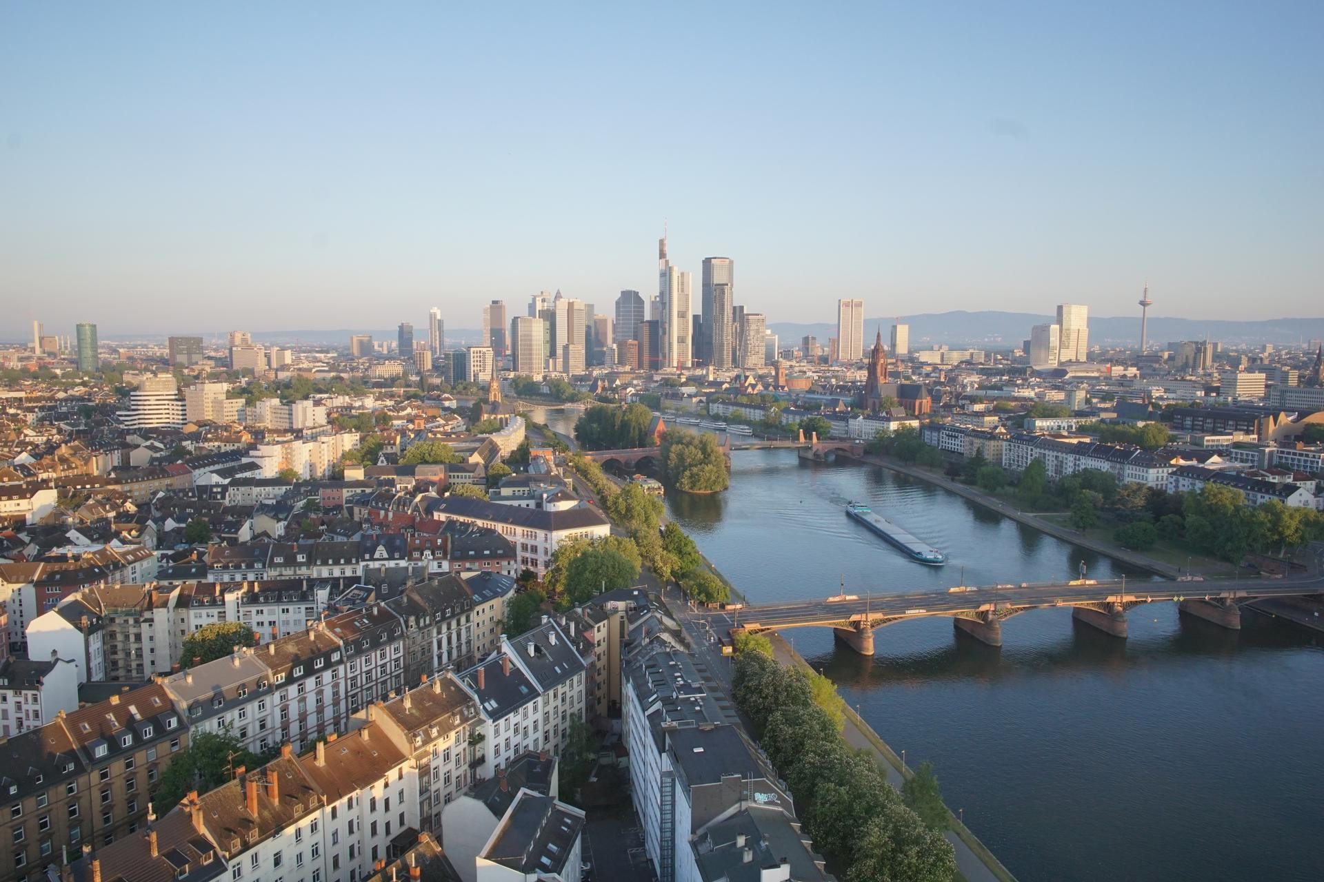 Archived image Webcam Panoramic View over to the Skyline of Frankfurt