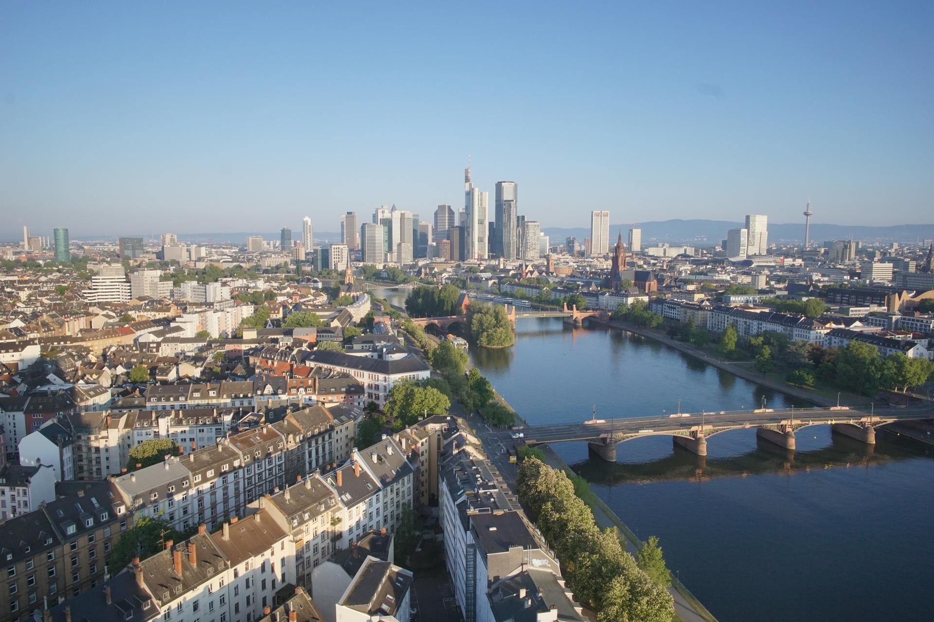 Archived image Webcam Panoramic View over to the Skyline of Frankfurt