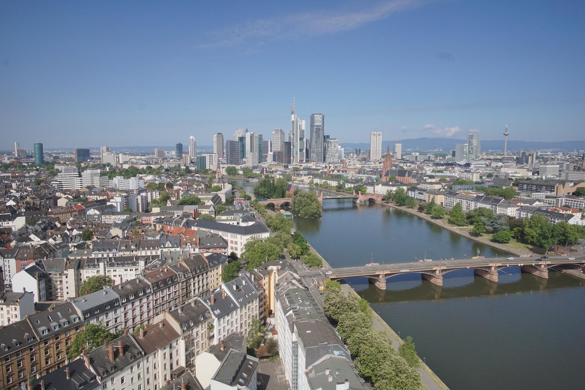 Archived image Webcam Panoramic View over to the Skyline of Frankfurt