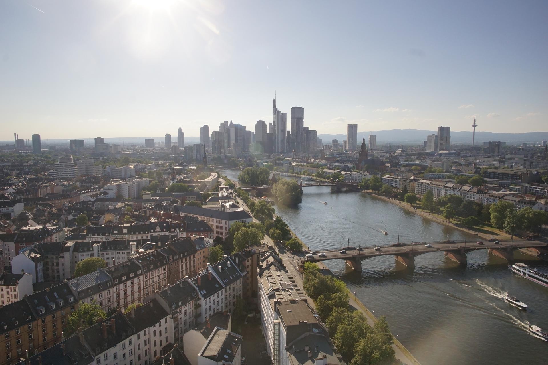 Archived image Webcam Panoramic View over to the Skyline of Frankfurt