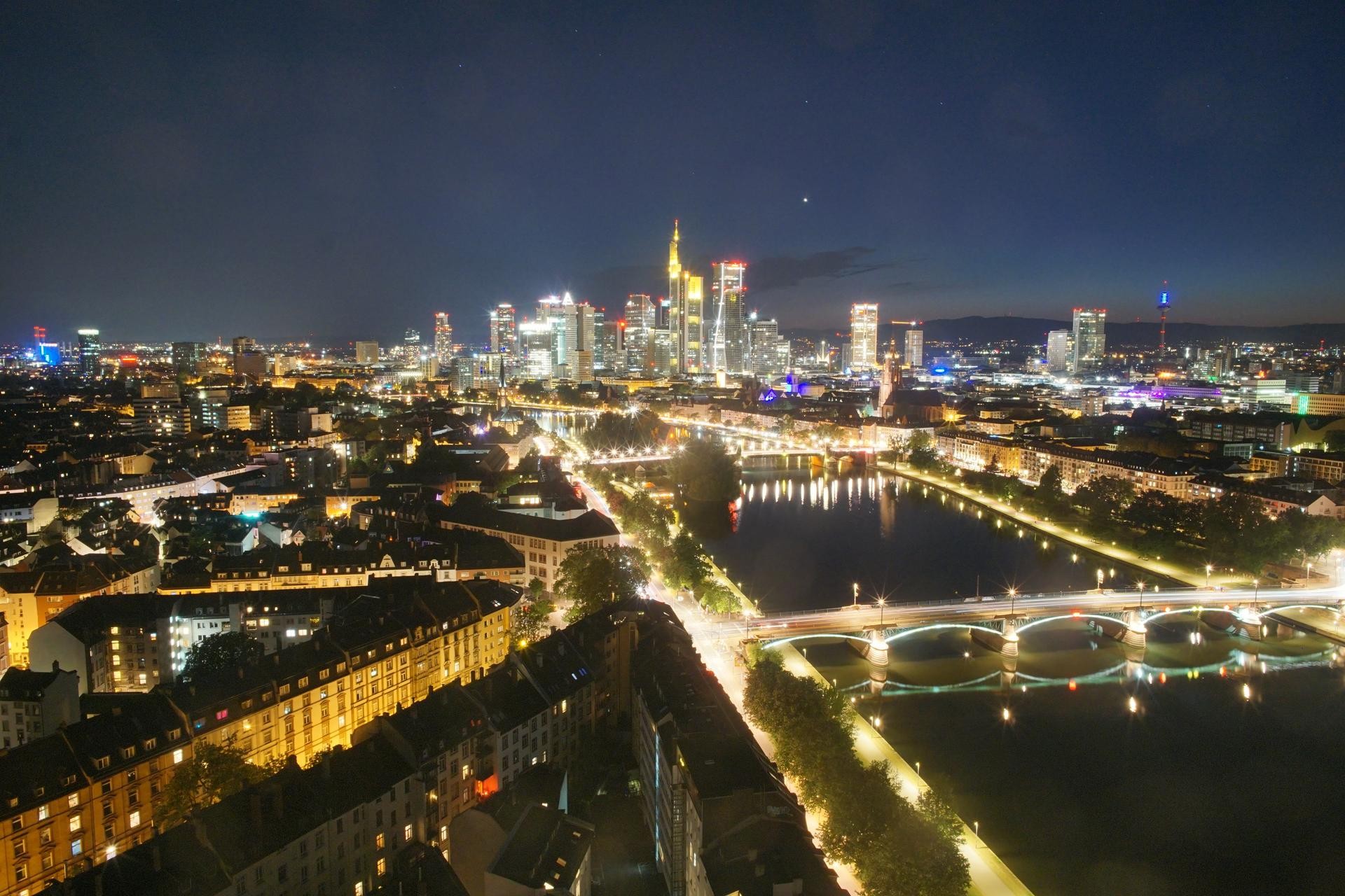 Archived image Webcam Panoramic View over to the Skyline of Frankfurt