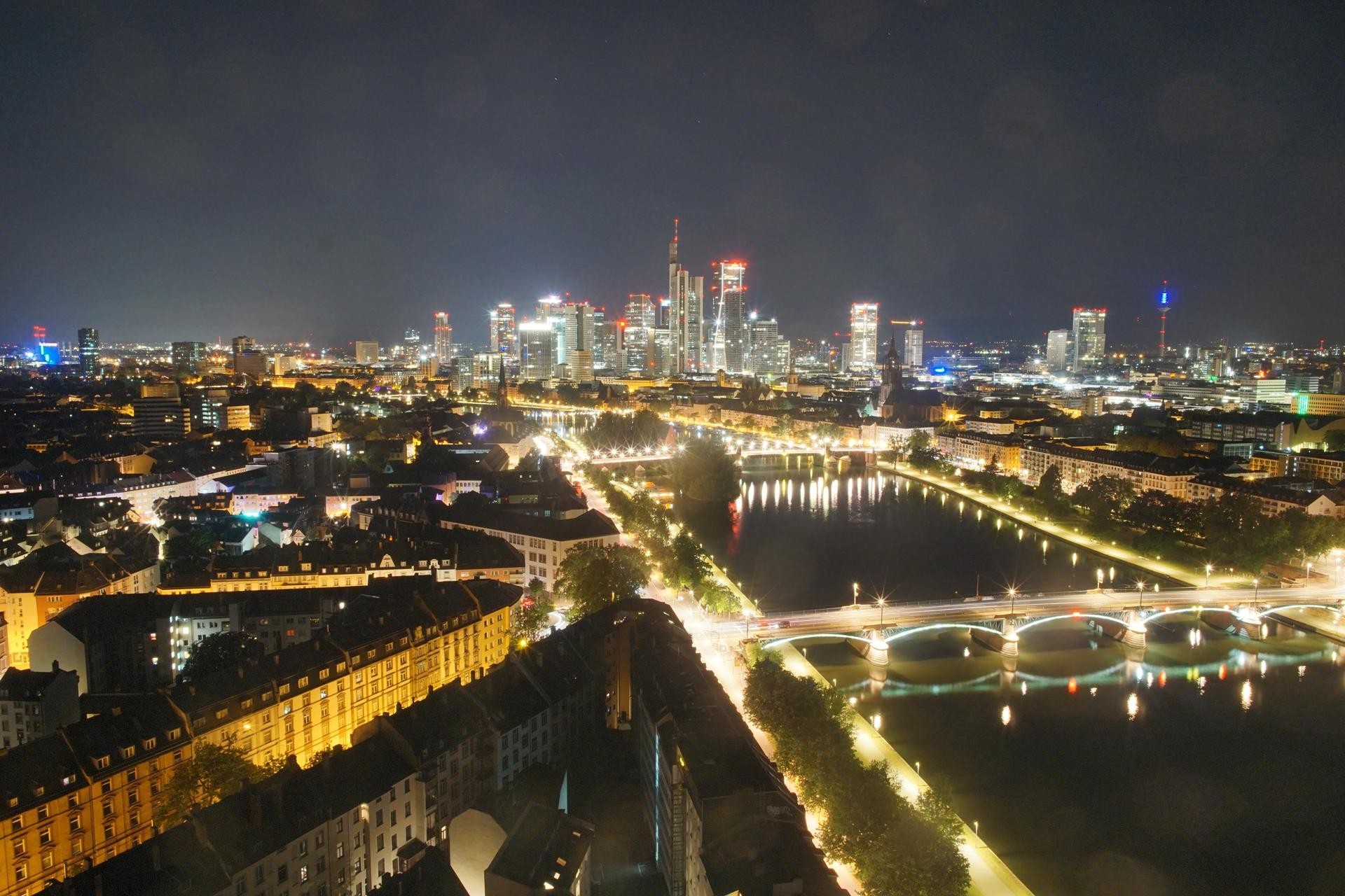 Archived image Webcam Panoramic View over to the Skyline of Frankfurt