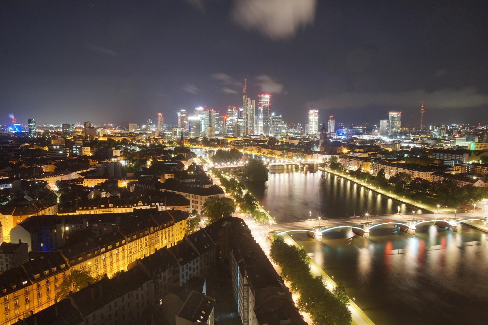 Archived image Webcam Panoramic View over to the Skyline of Frankfurt