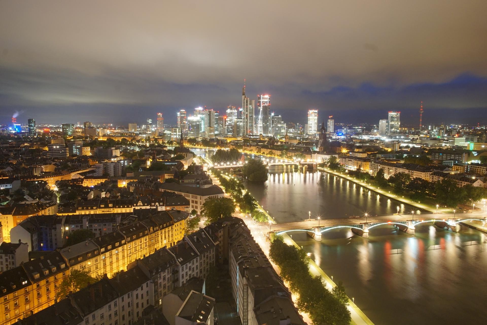Archived image Webcam Panoramic View over to the Skyline of Frankfurt