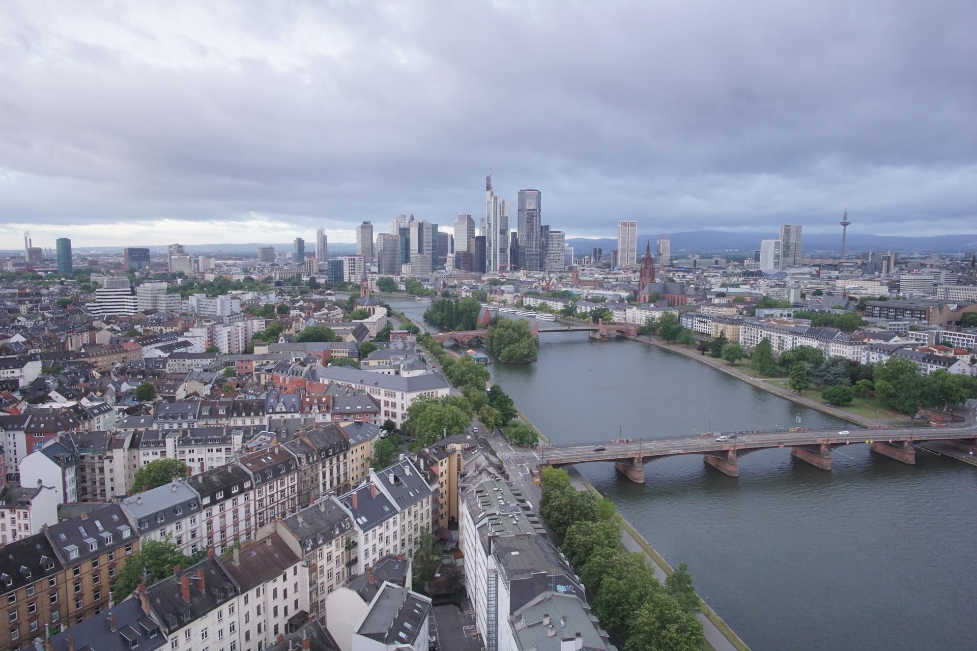 Archived image Webcam Panoramic View over to the Skyline of Frankfurt