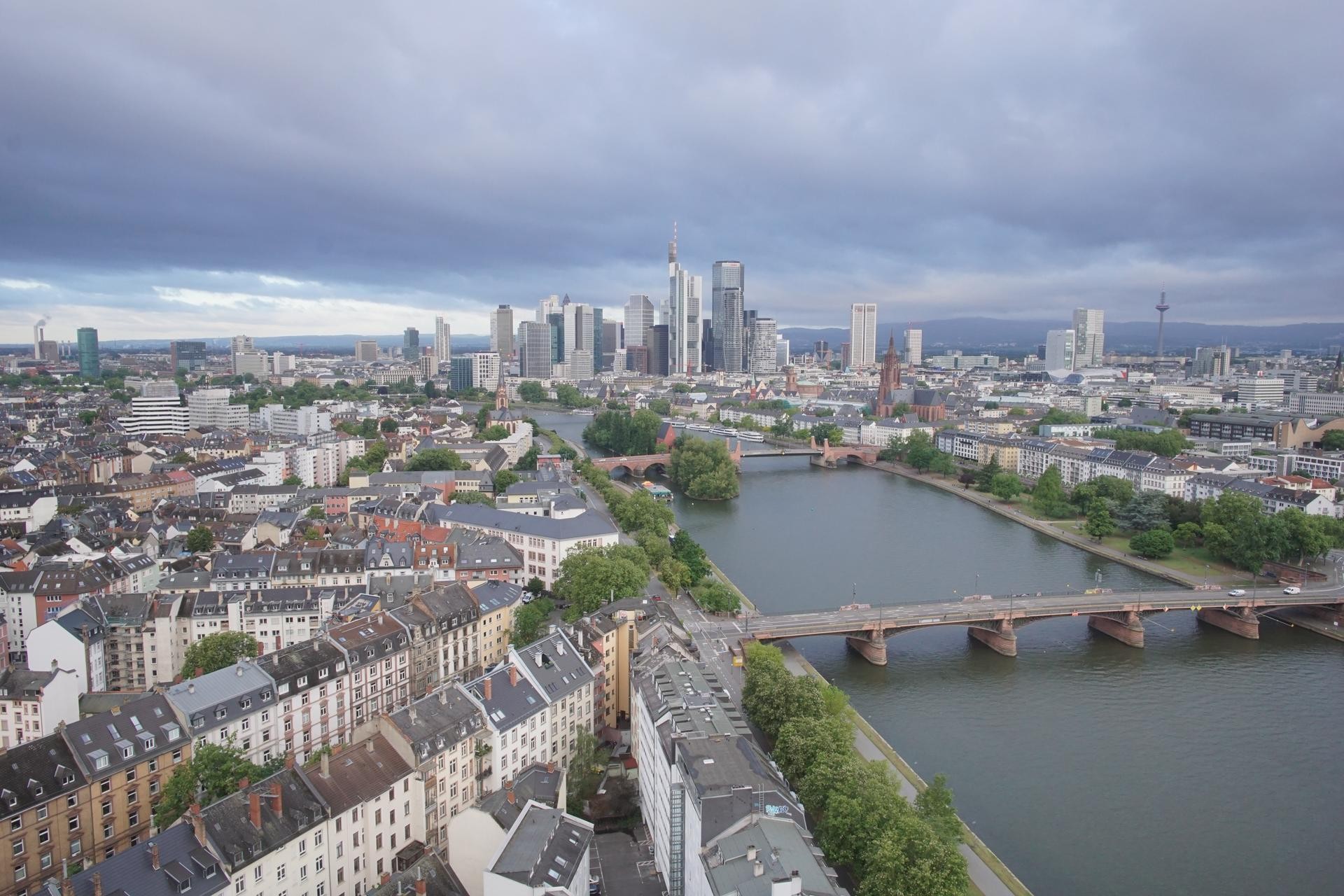 Archived image Webcam Panoramic View over to the Skyline of Frankfurt