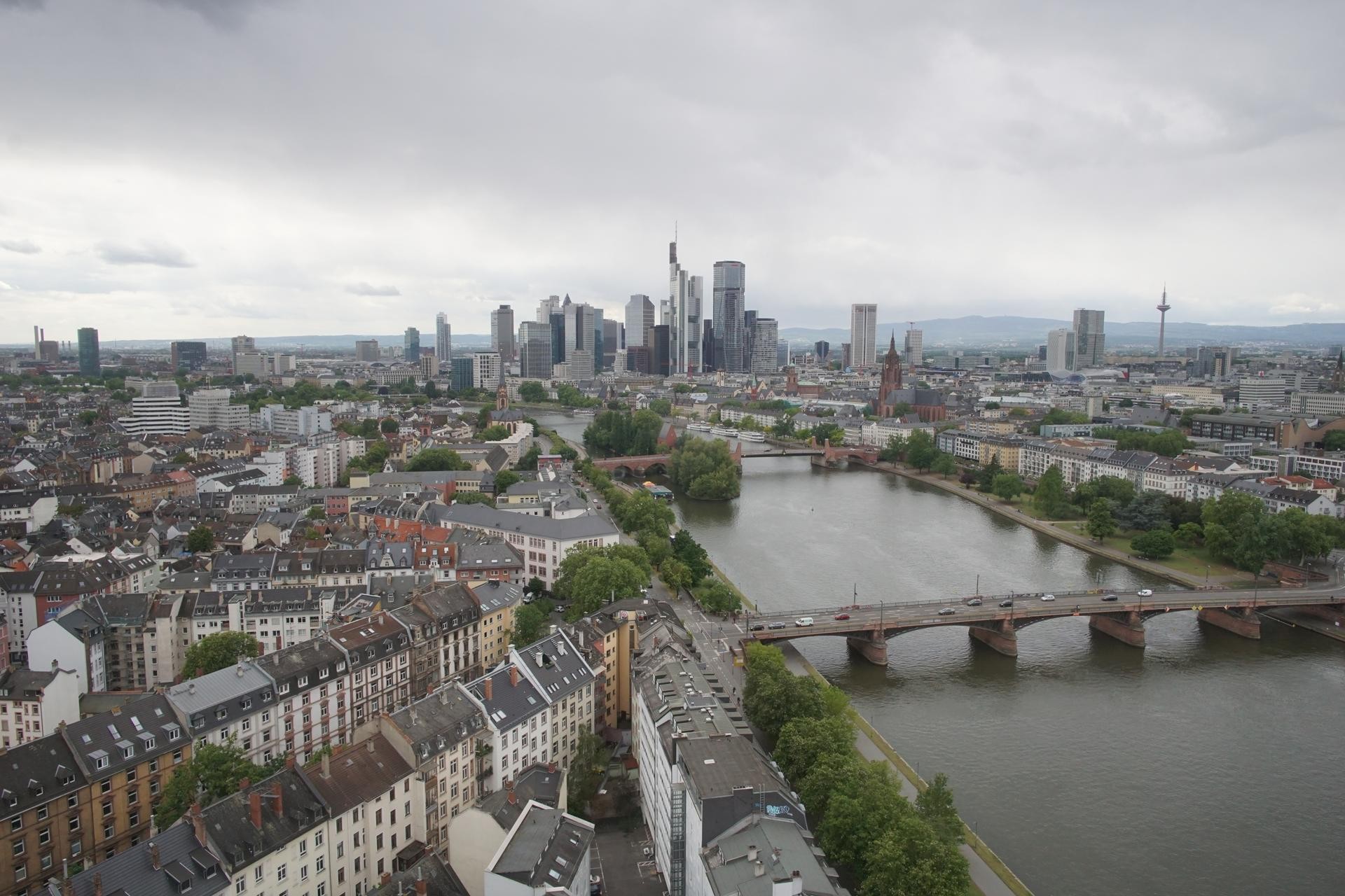 Archived image Webcam Panoramic View over to the Skyline of Frankfurt