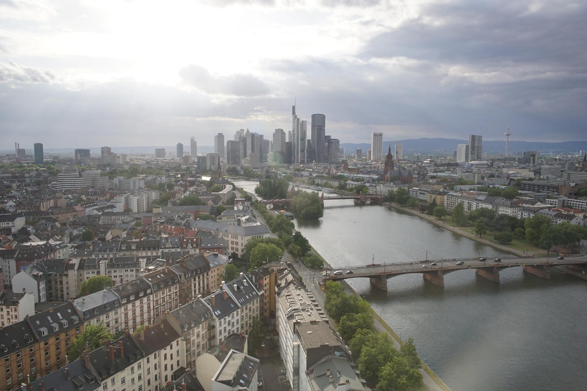 Archived image Webcam Panoramic View over to the Skyline of Frankfurt