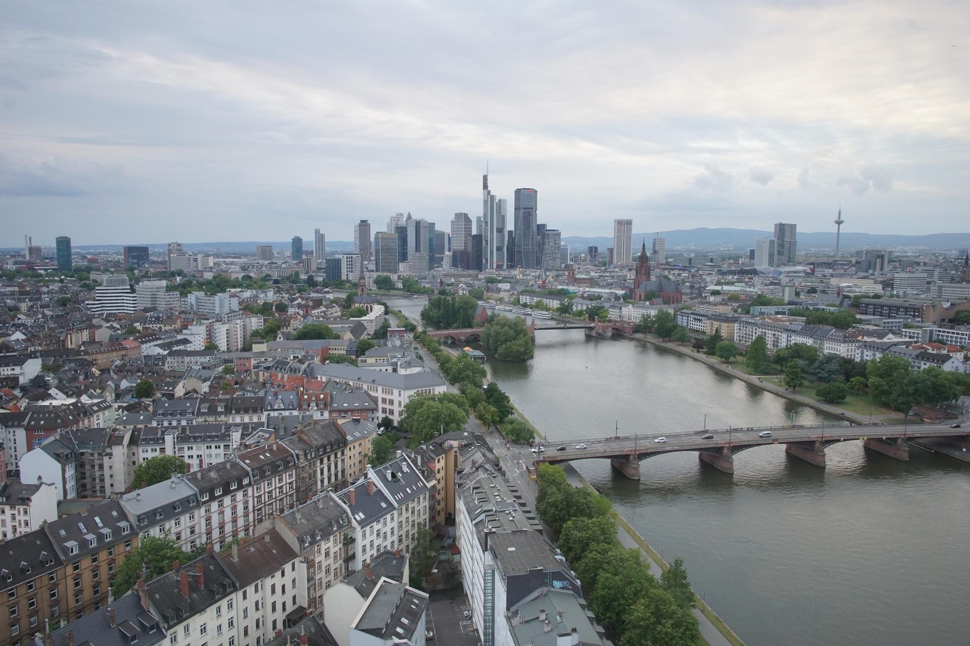 Archived image Webcam Panoramic View over to the Skyline of Frankfurt