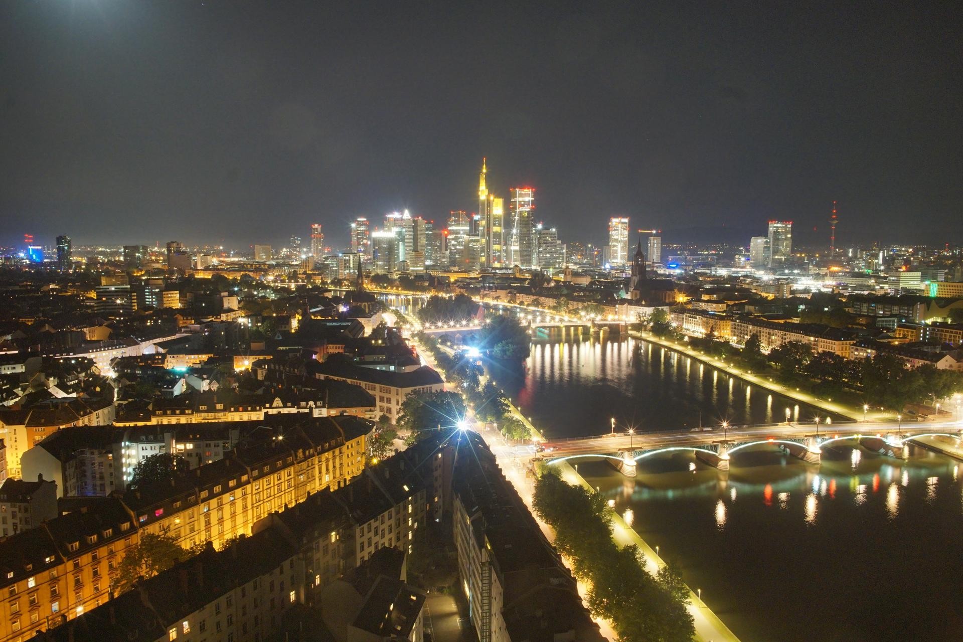 Archived image Webcam Panoramic View over to the Skyline of Frankfurt