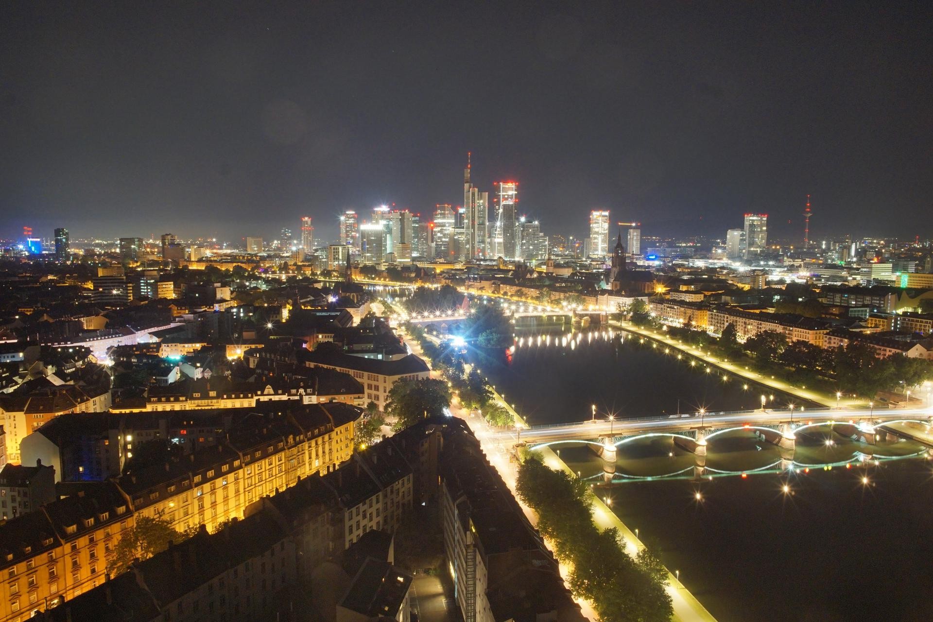 Archived image Webcam Panoramic View over to the Skyline of Frankfurt