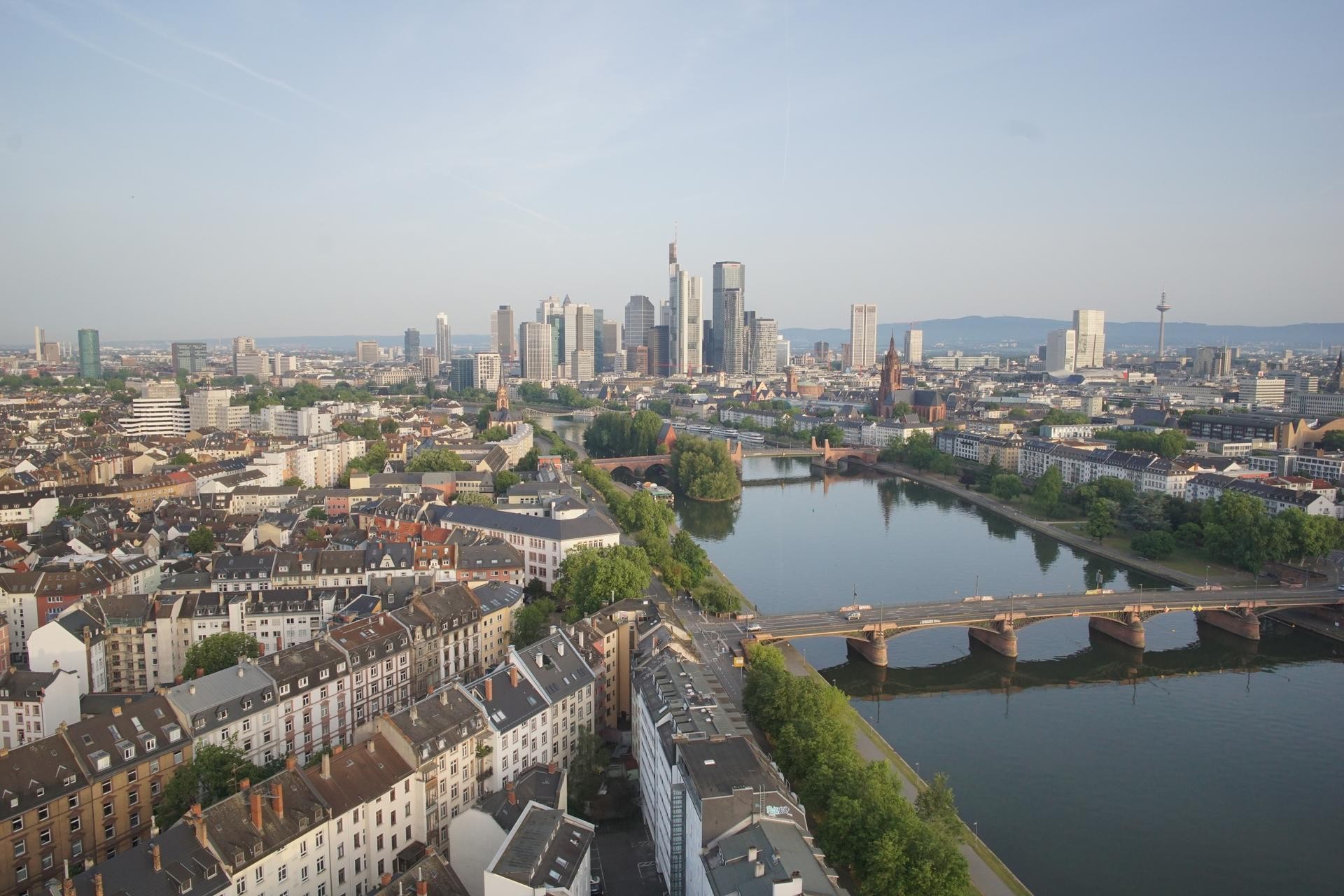 Archived image Webcam Panoramic View over to the Skyline of Frankfurt